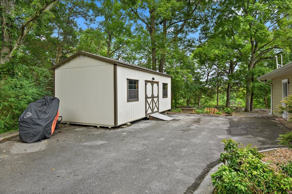 615 Narrows Rd Property Photo 37