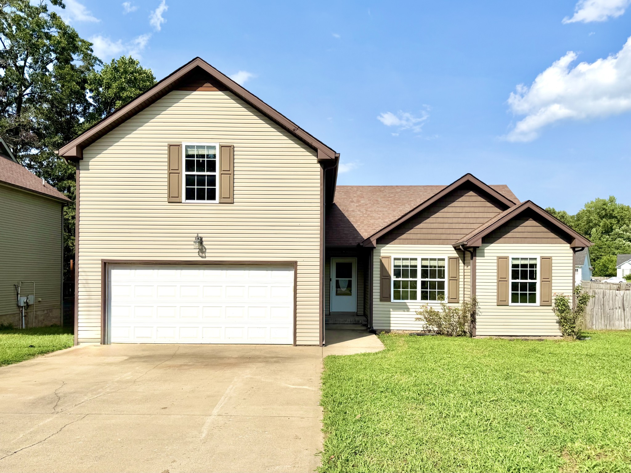 1407 Scrub Oak Dr Property Photo 1