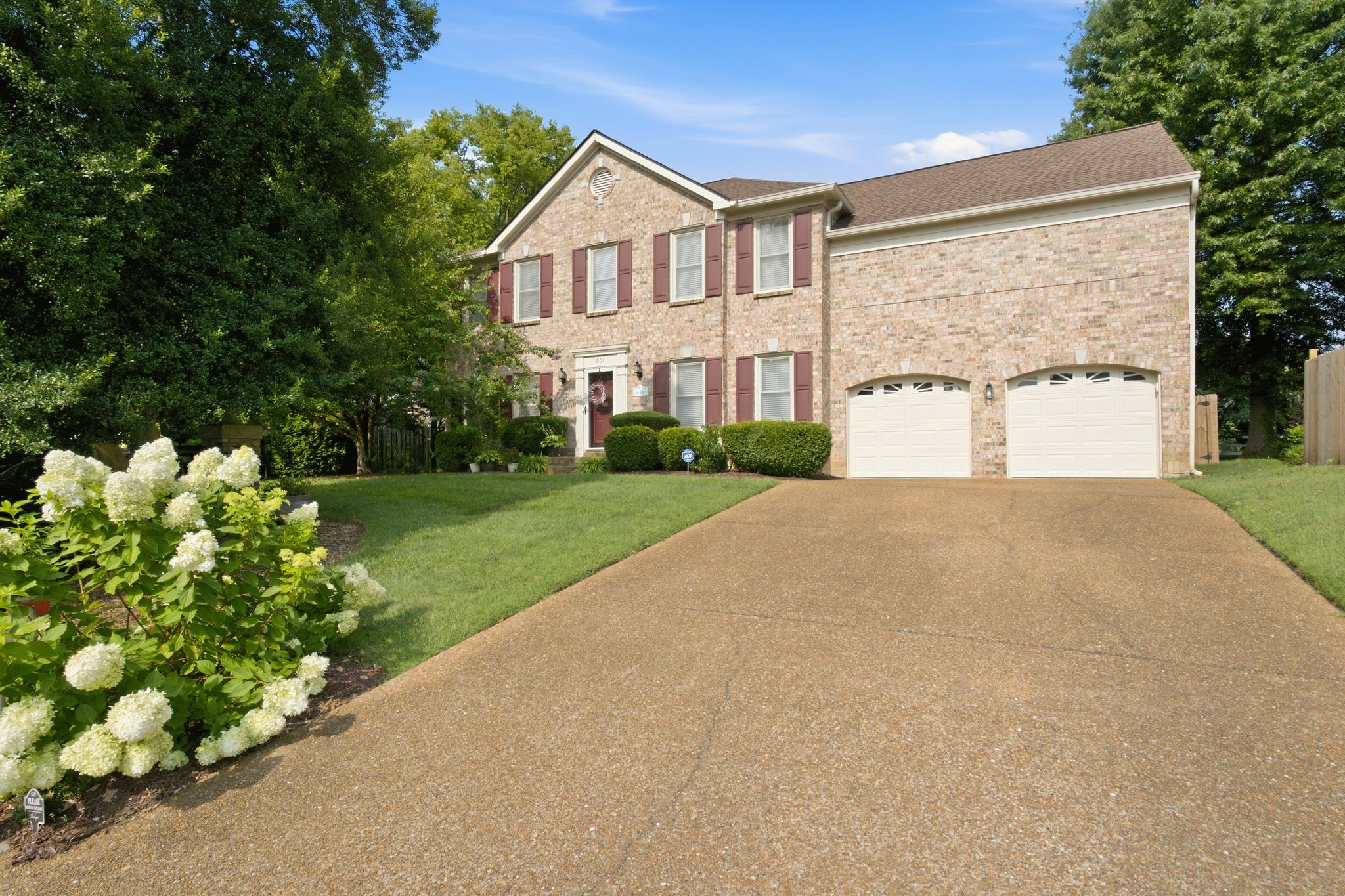 601 Copperfield Ct Property Photo 1