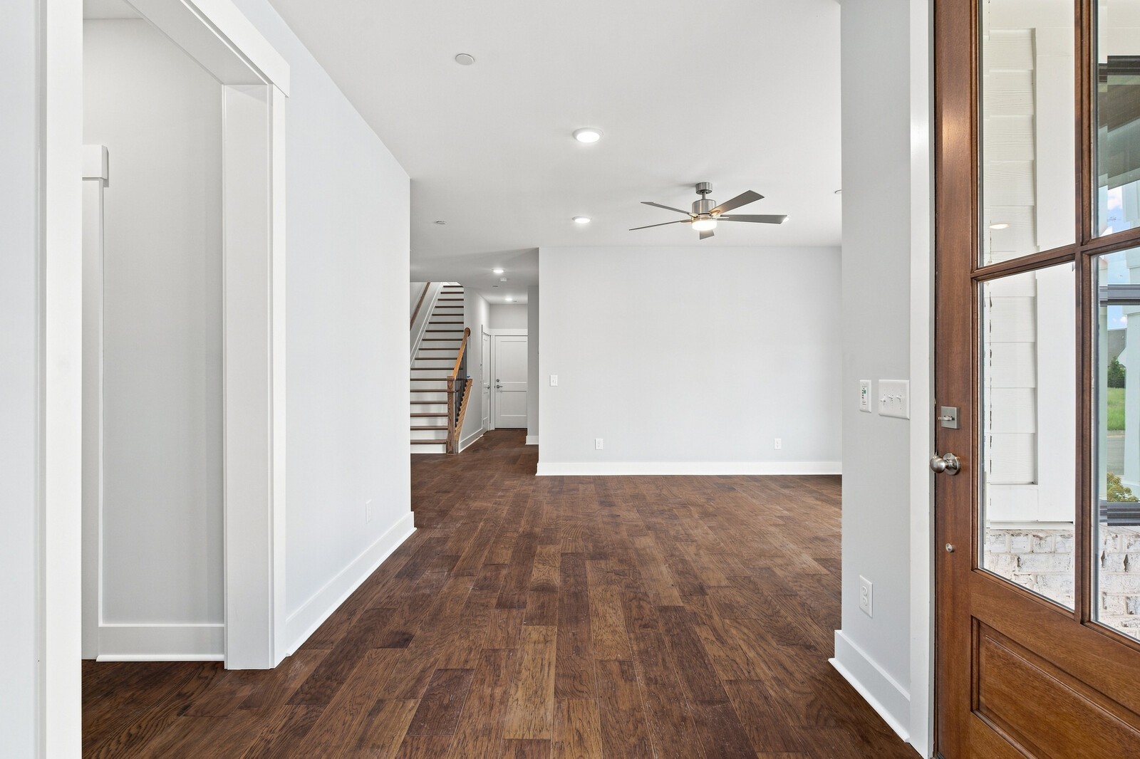 2093 Conductor Ln Property Photo 3