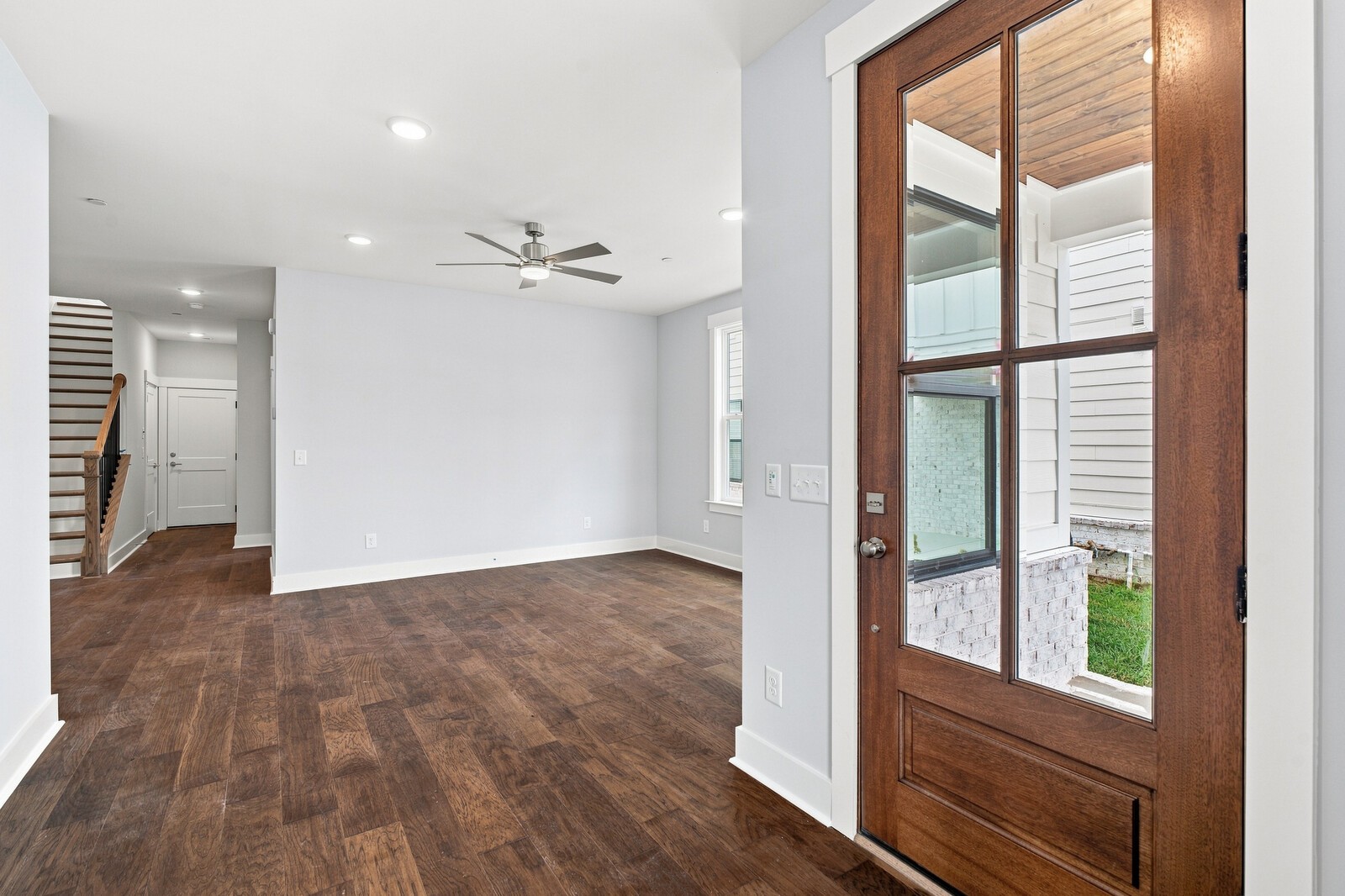 2093 Conductor Ln Property Photo 4