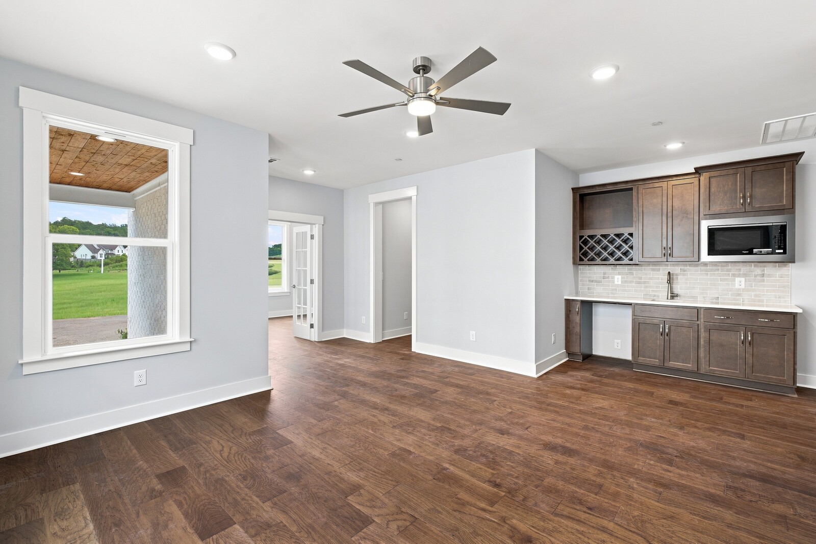 2093 Conductor Ln Property Photo 7