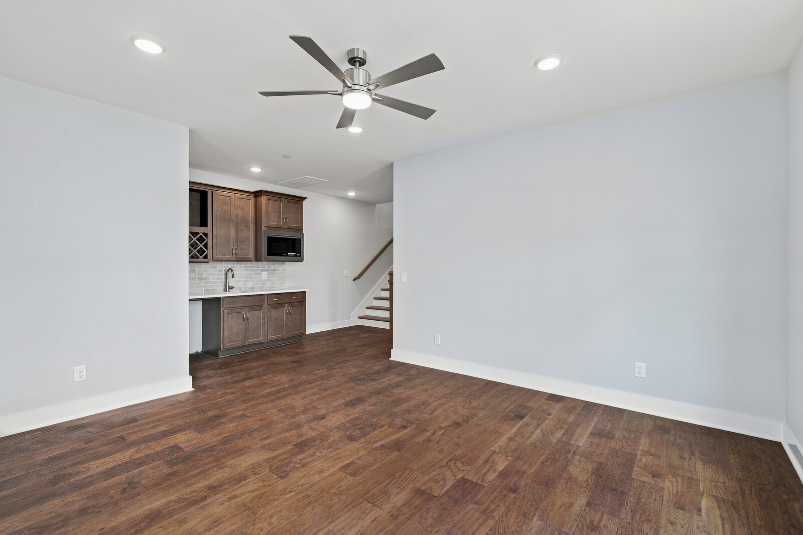 2093 Conductor Ln Property Photo 9