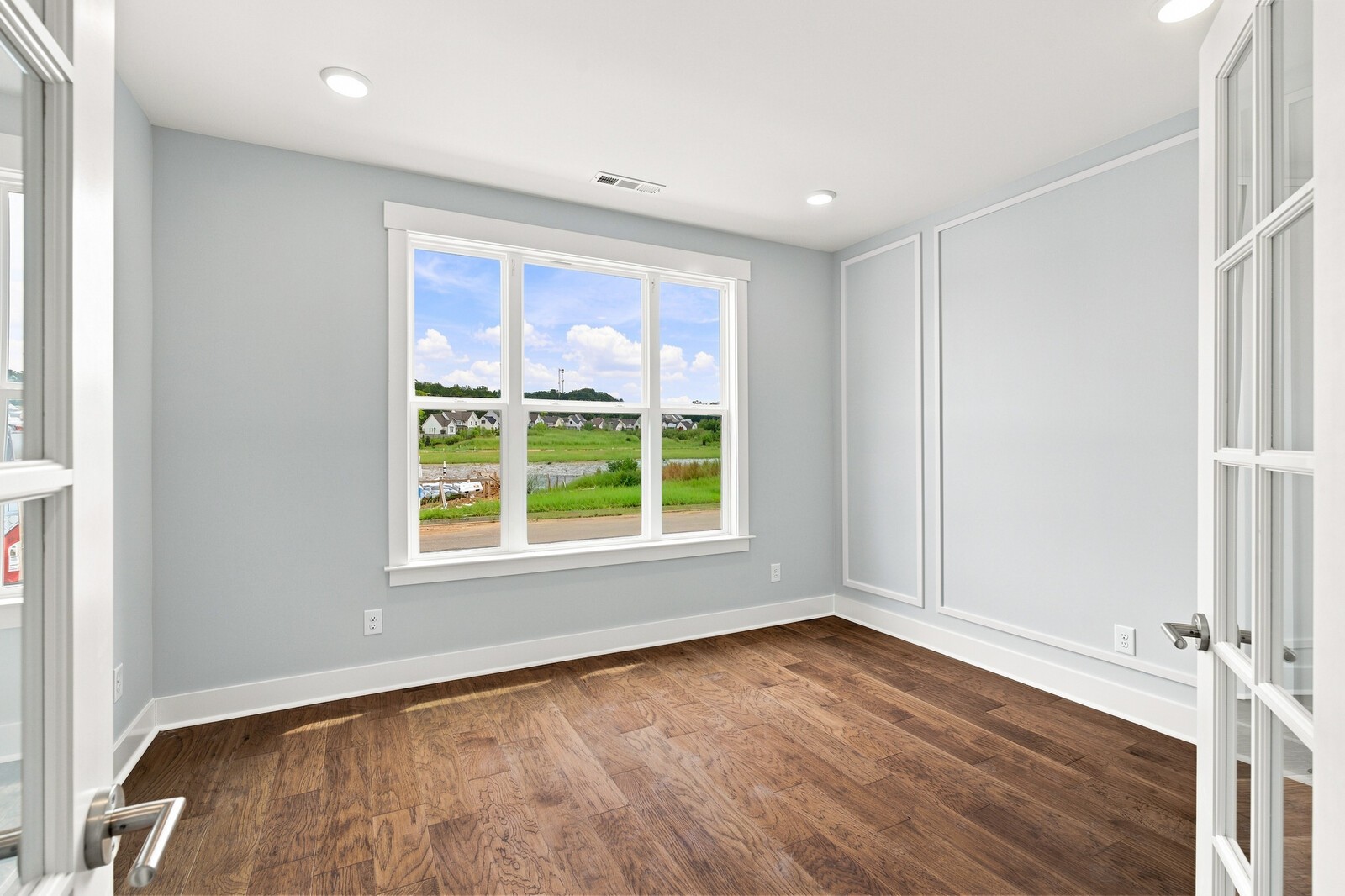 2093 Conductor Ln Property Photo 11