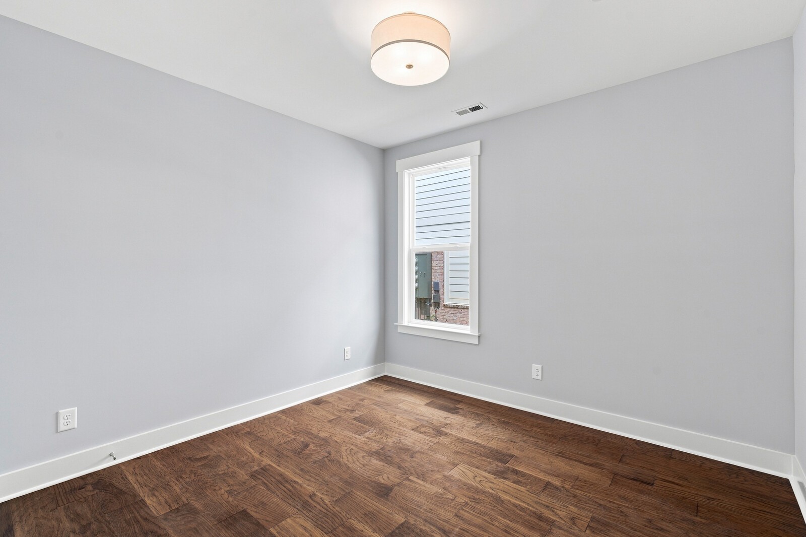 2093 Conductor Ln Property Photo 14