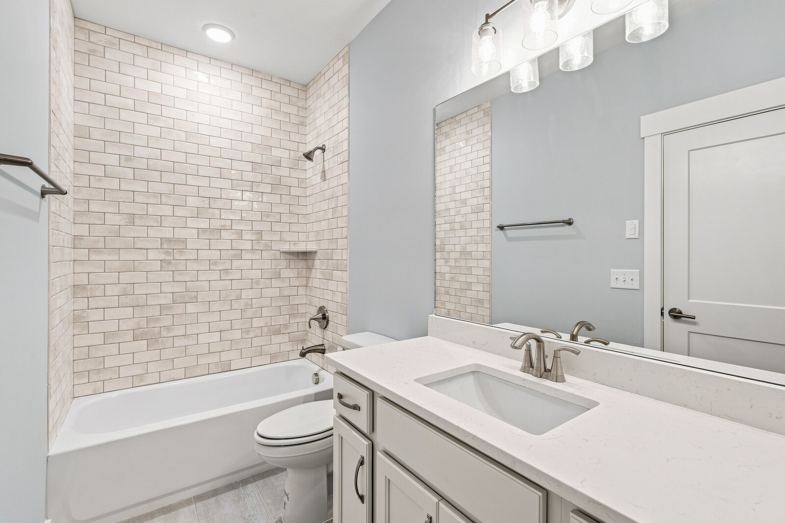 2093 Conductor Ln Property Photo 16
