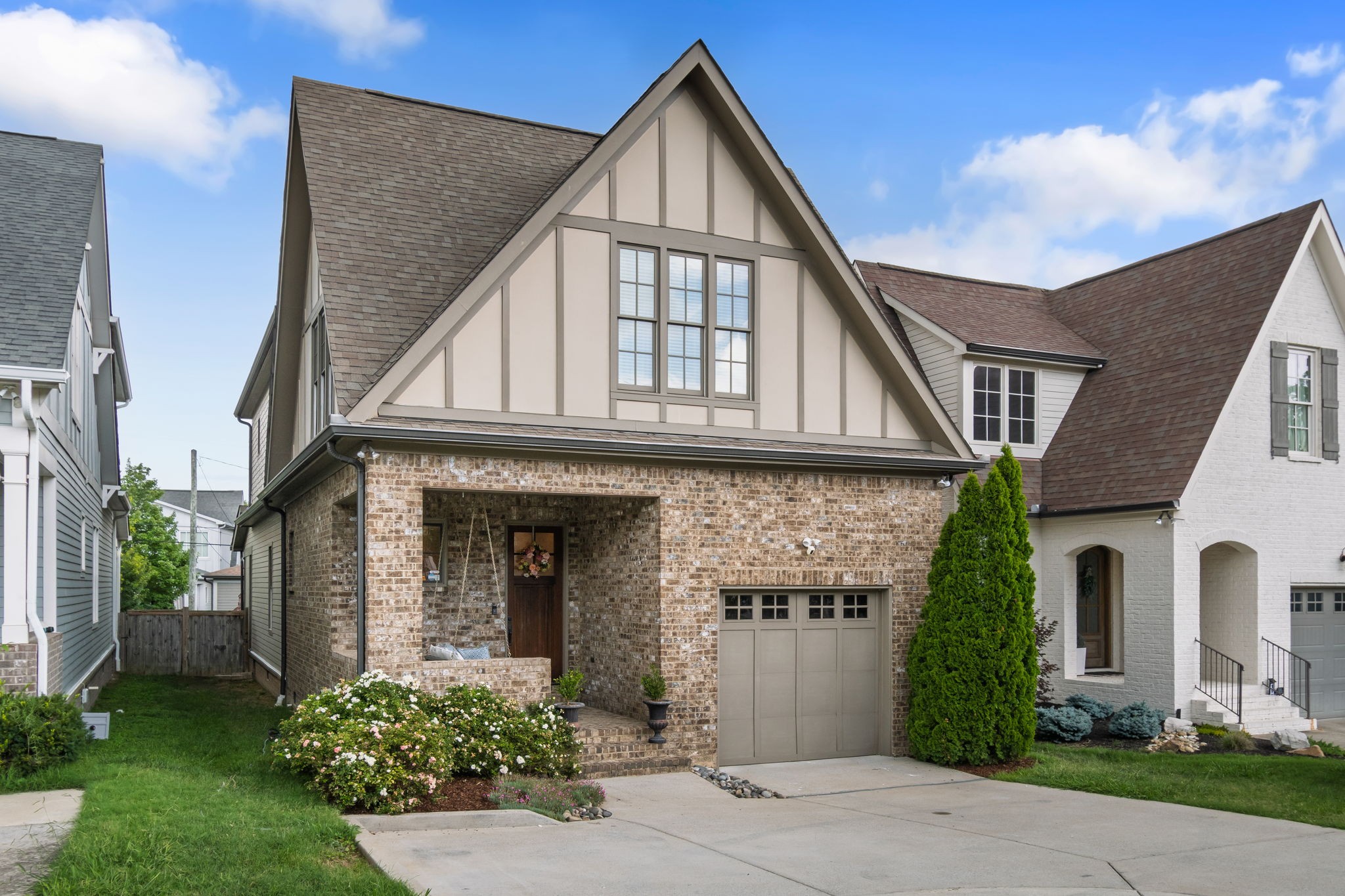 1906 Kimbark Dr