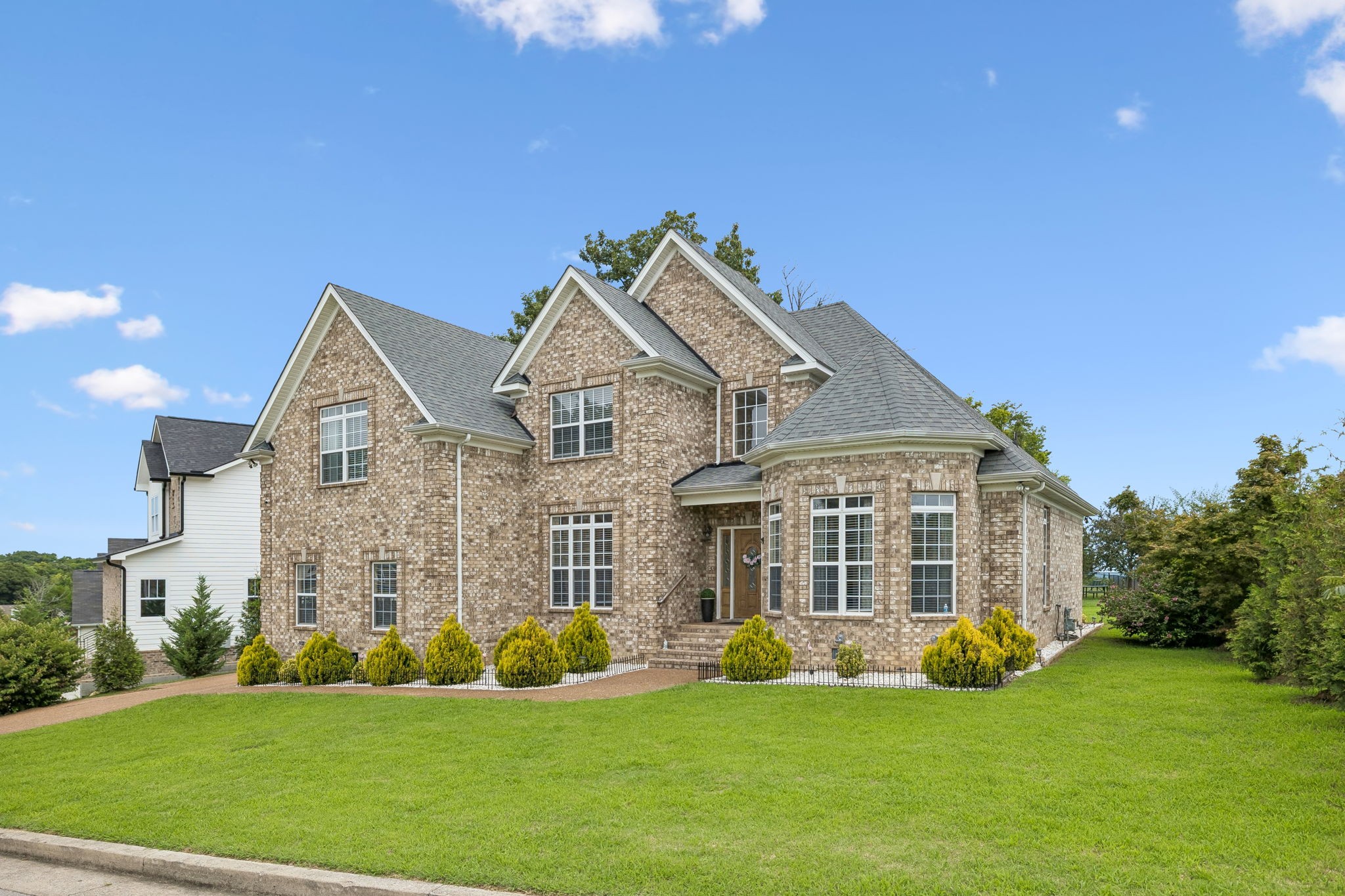 604 Summerbreeze Ln Property Photo 1