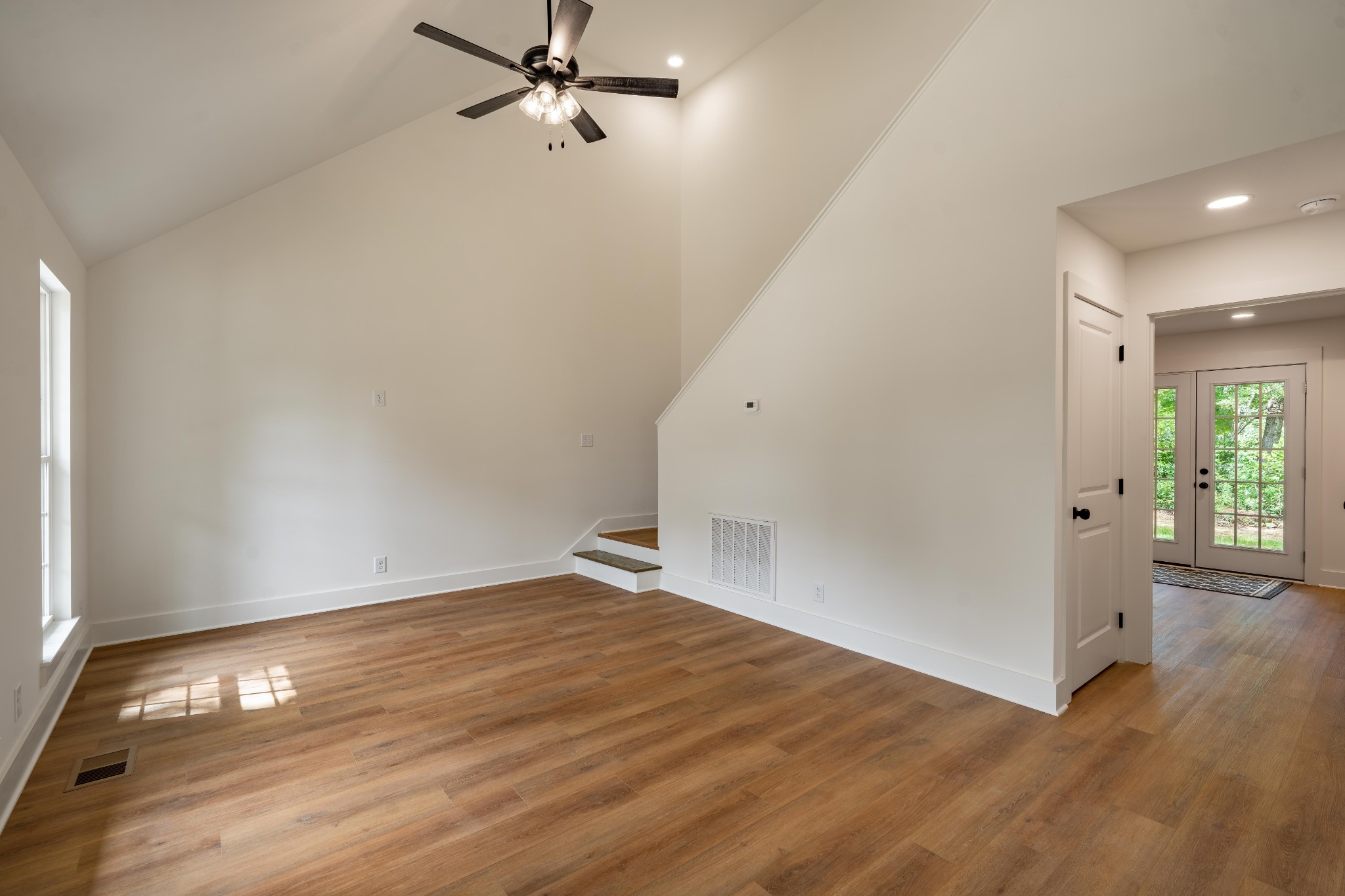 203 Locust St Property Photo 6
