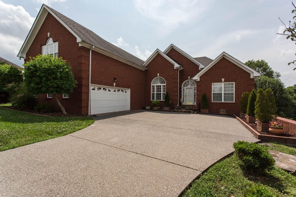 5516 Brookshire Dr Property Photo 1