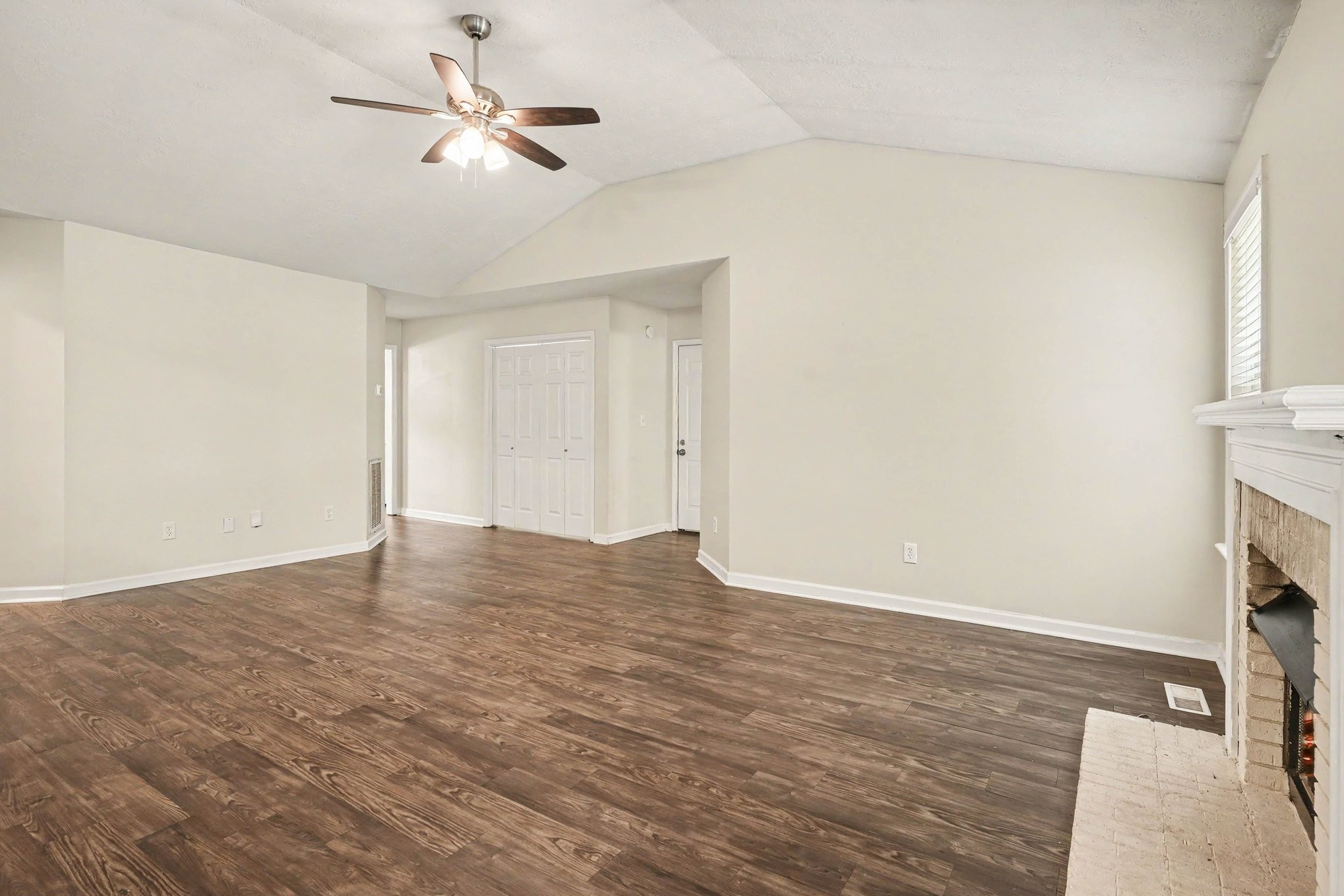 2033 Prescott Way Property Photo 5