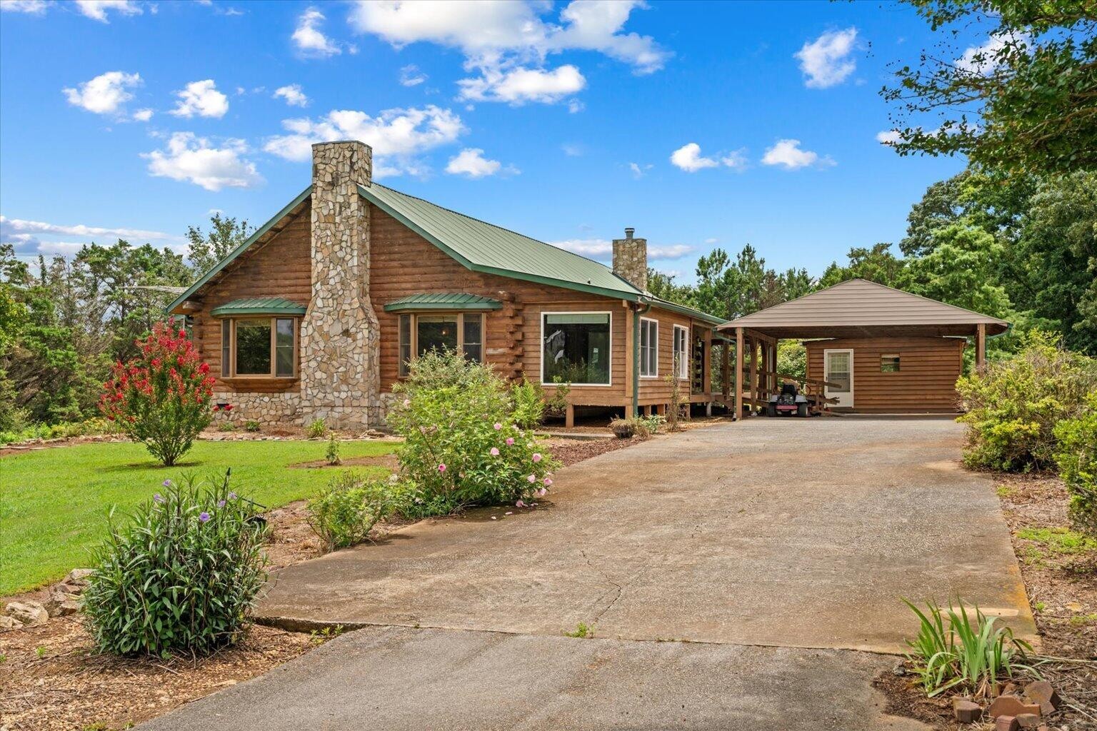 315 Woody Road, Nw Property Photo 3