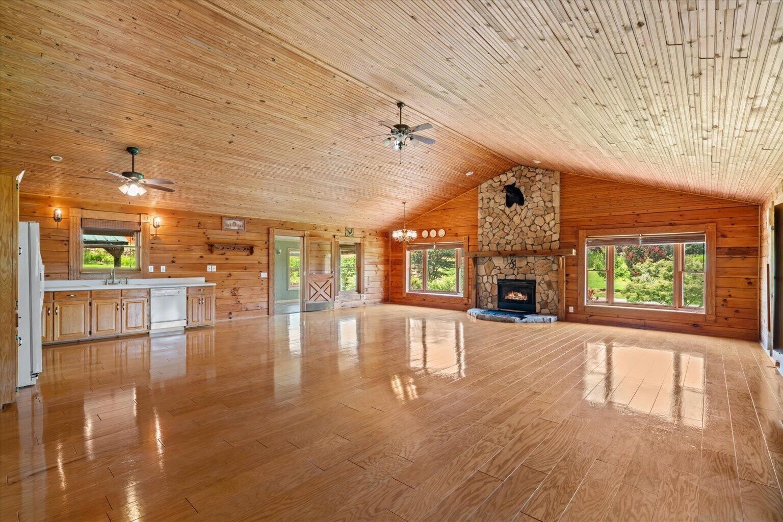 315 Woody Road, Nw Property Photo 8