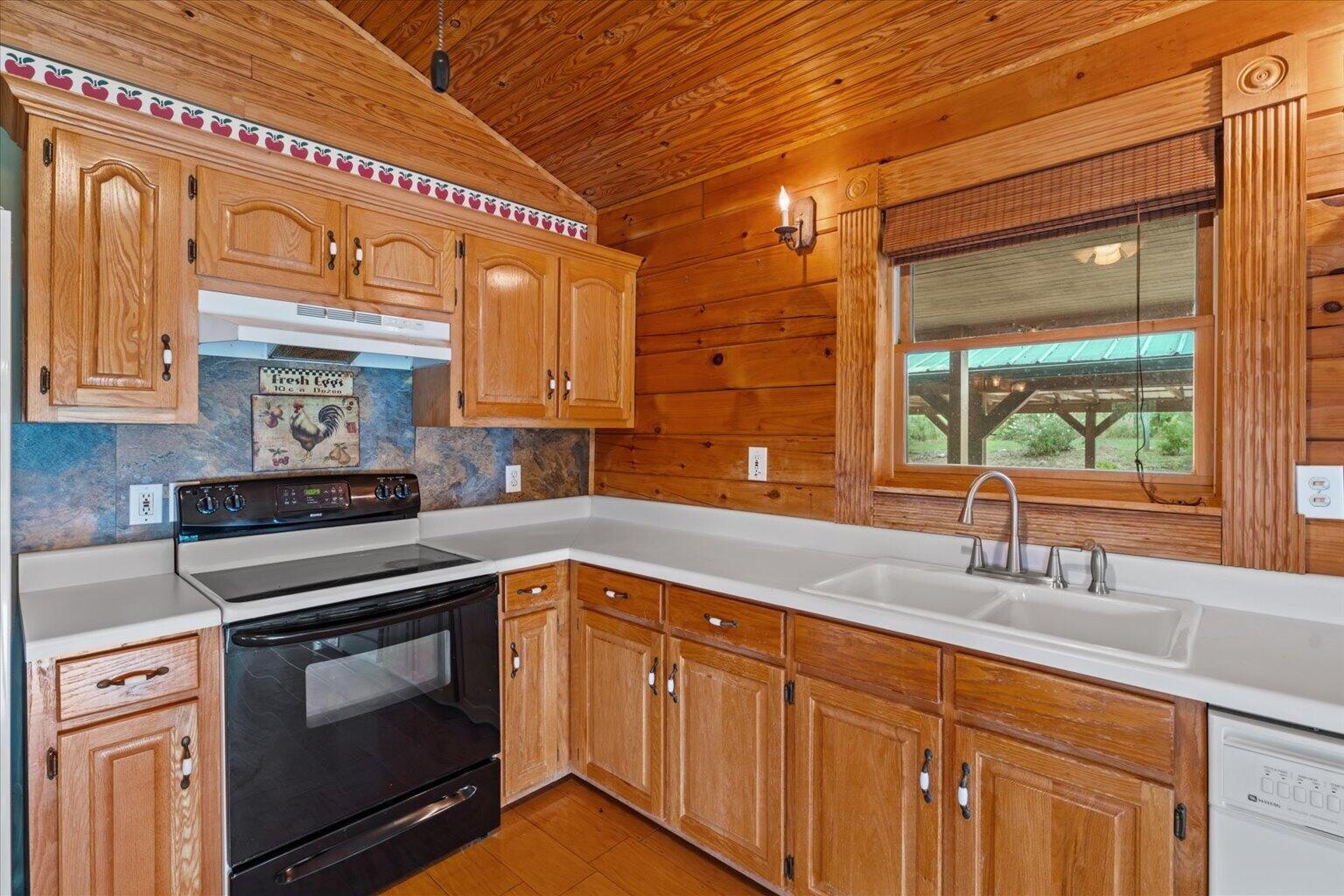 315 Woody Road, Nw Property Photo 14