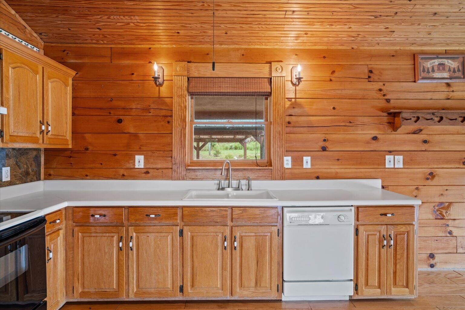 315 Woody Road, Nw Property Photo 15