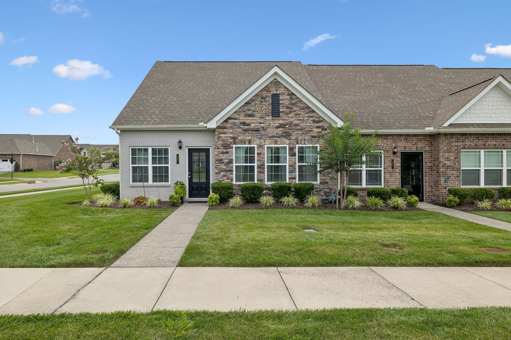 903 Meadowcrest Way Property Photo 1