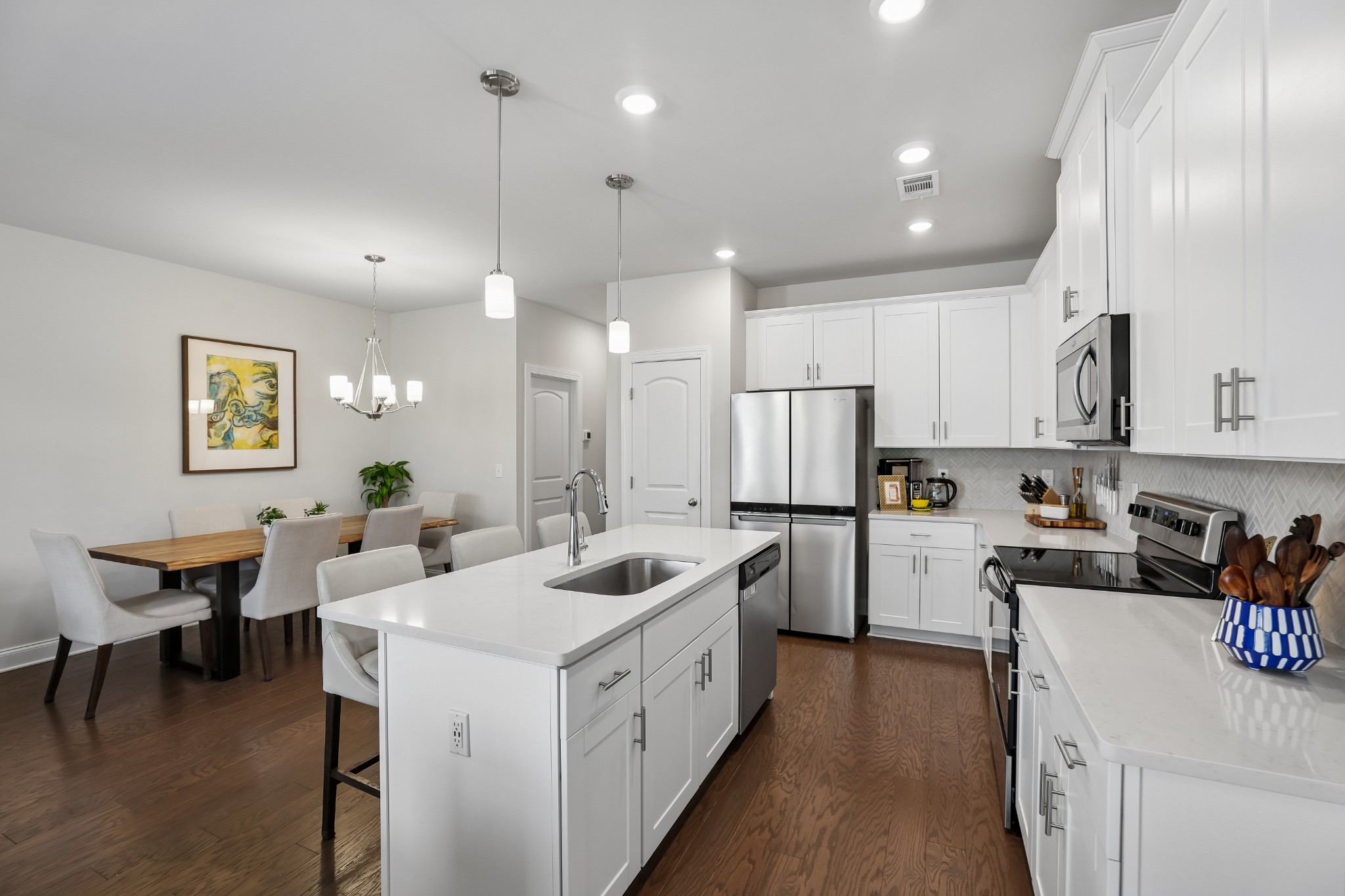 280 Netherlands Blvd Property Photo 8