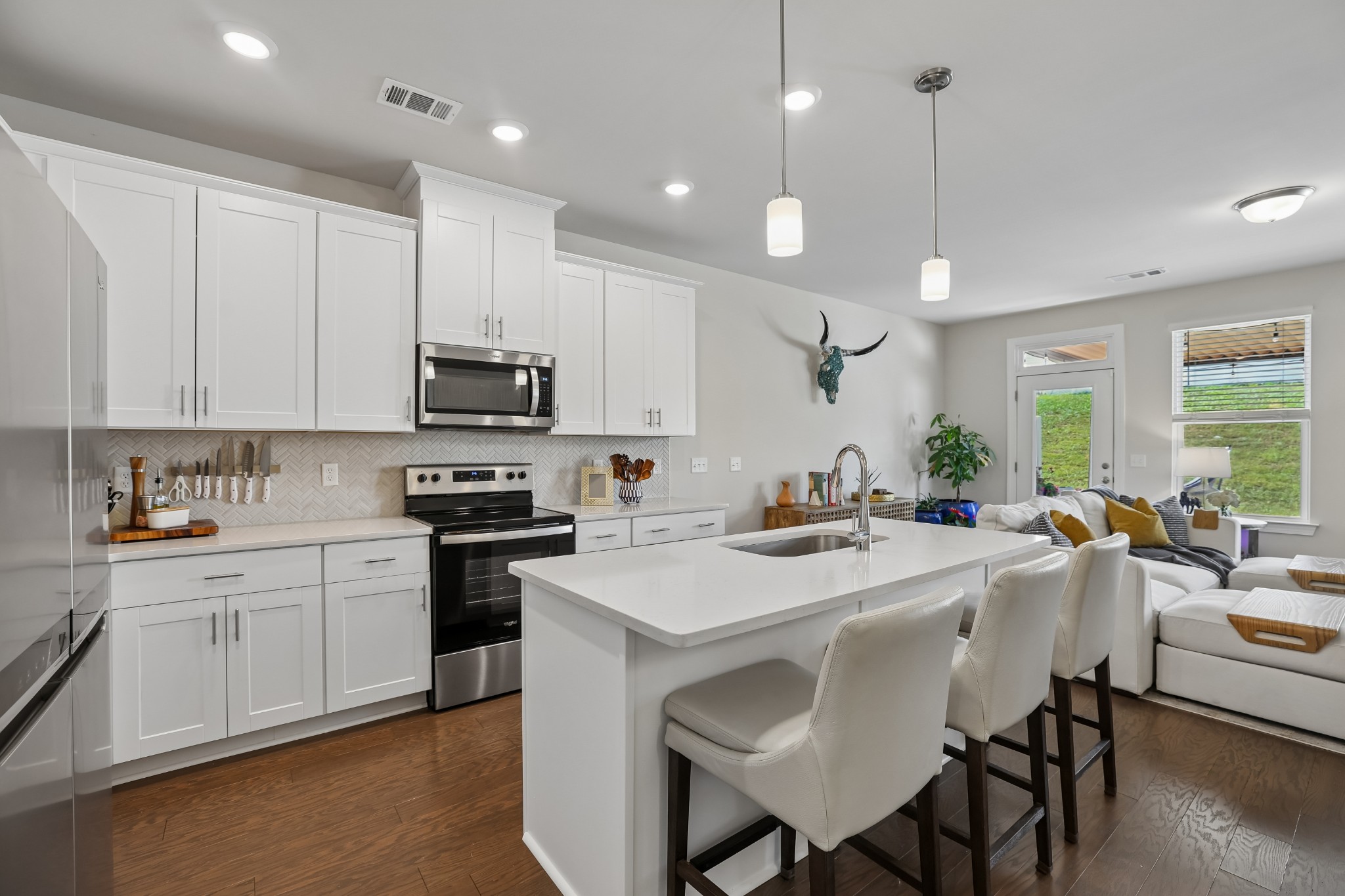 280 Netherlands Blvd Property Photo 11