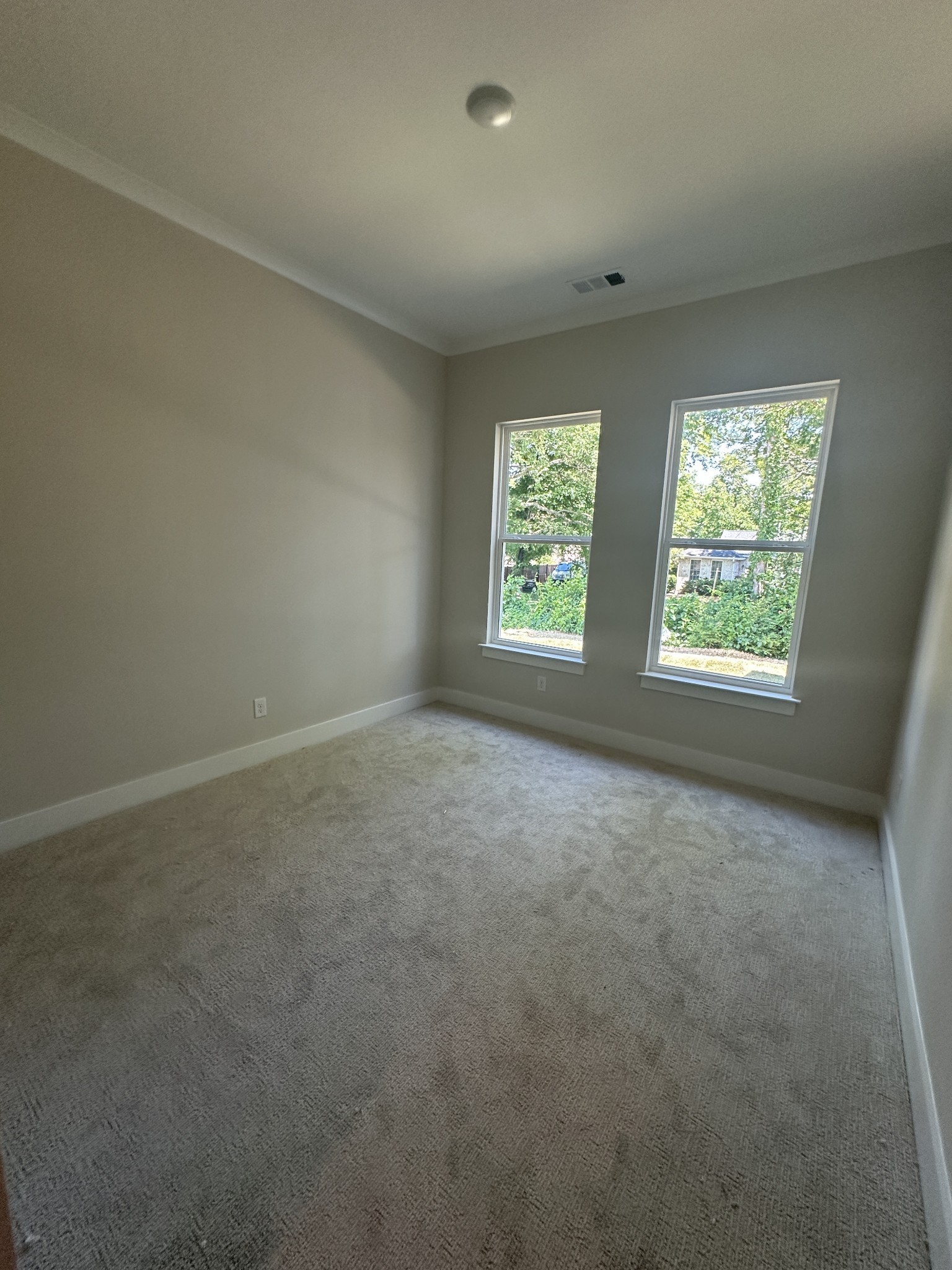 1424 Shallow Creek Dr Property Photo 2