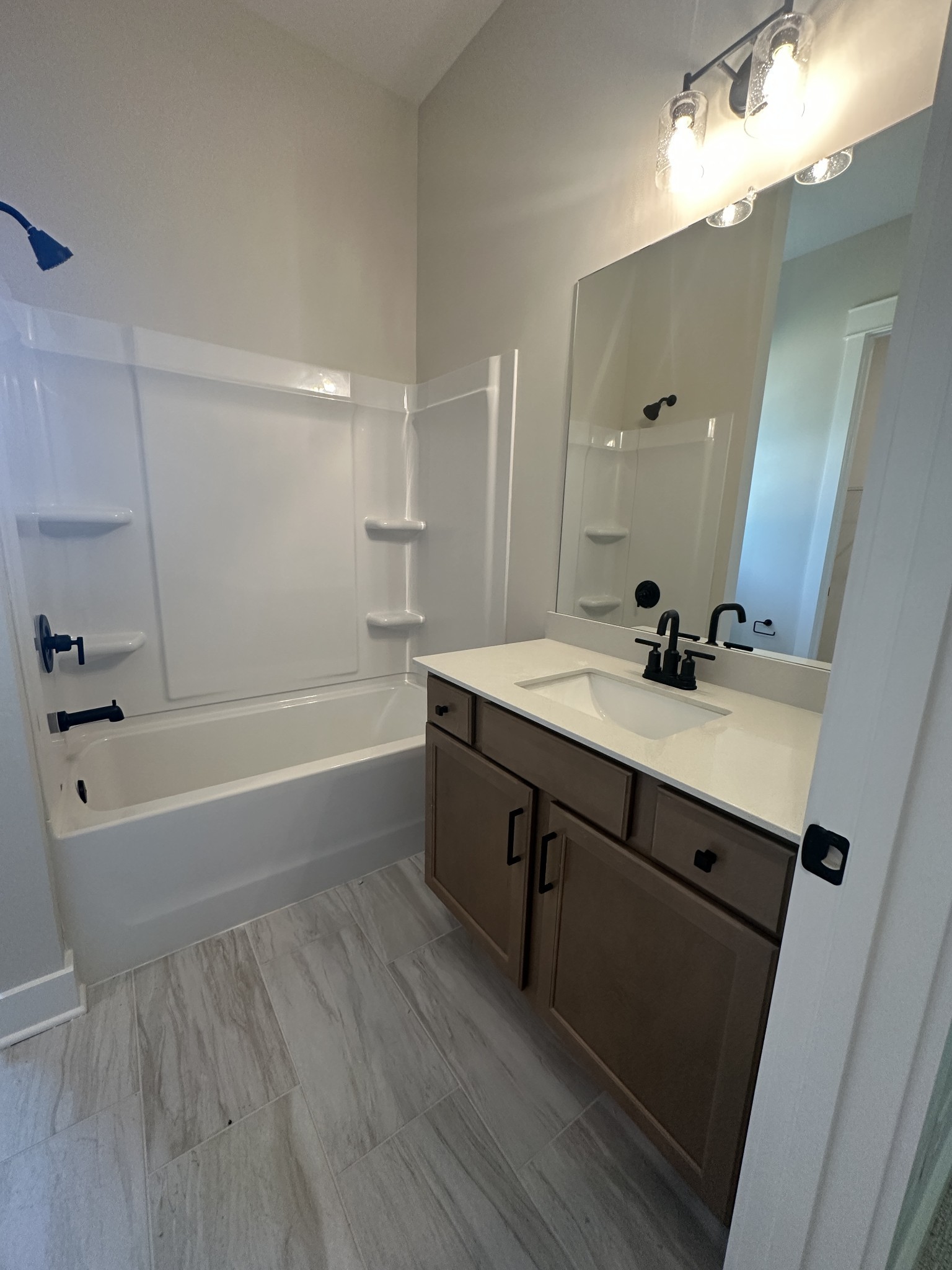 1424 Shallow Creek Dr Property Photo 3