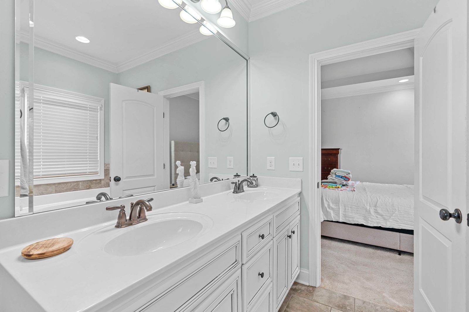 803 Manner Ln Property Photo 10