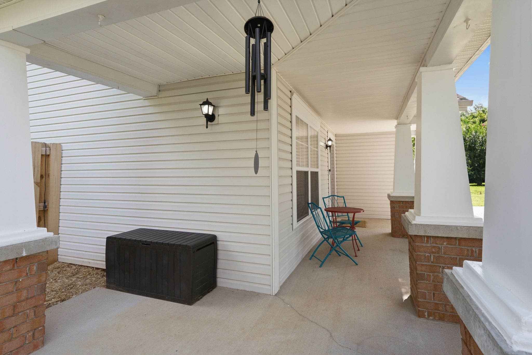 1804 Brookmeadow Ln Property Photo 2