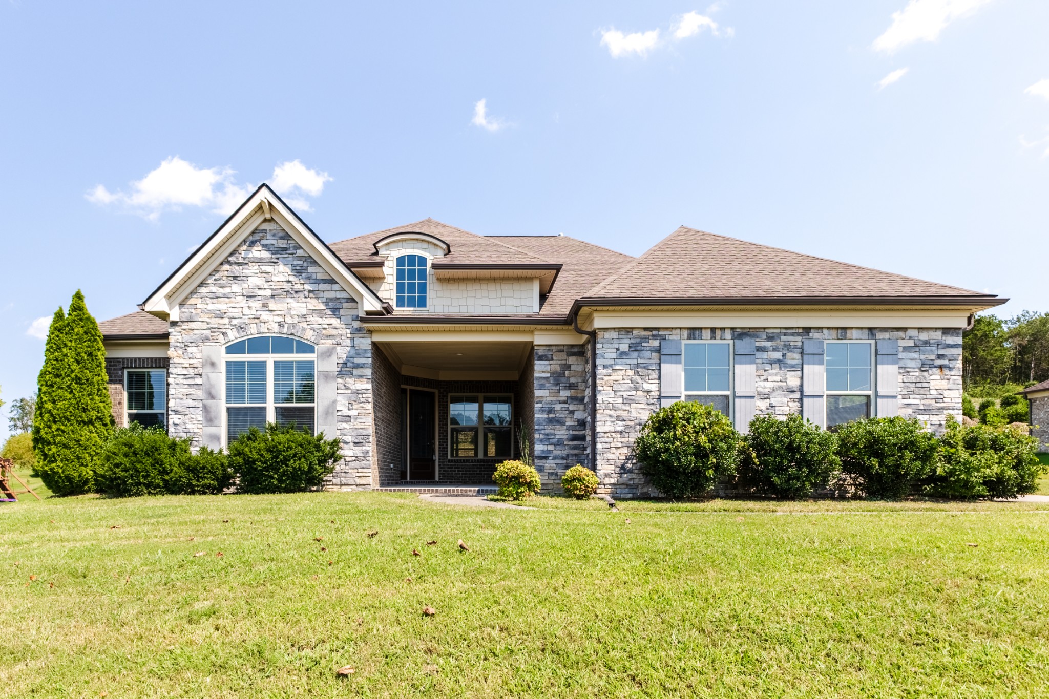 732 Green Hill Blvd