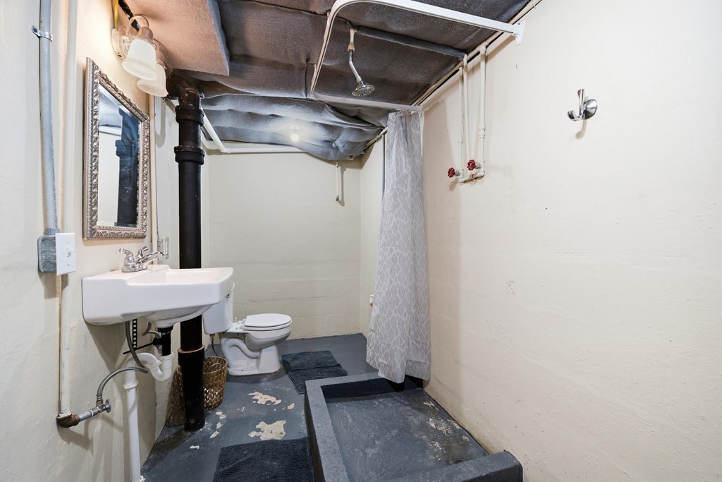 307 Miller St Property Photo 21