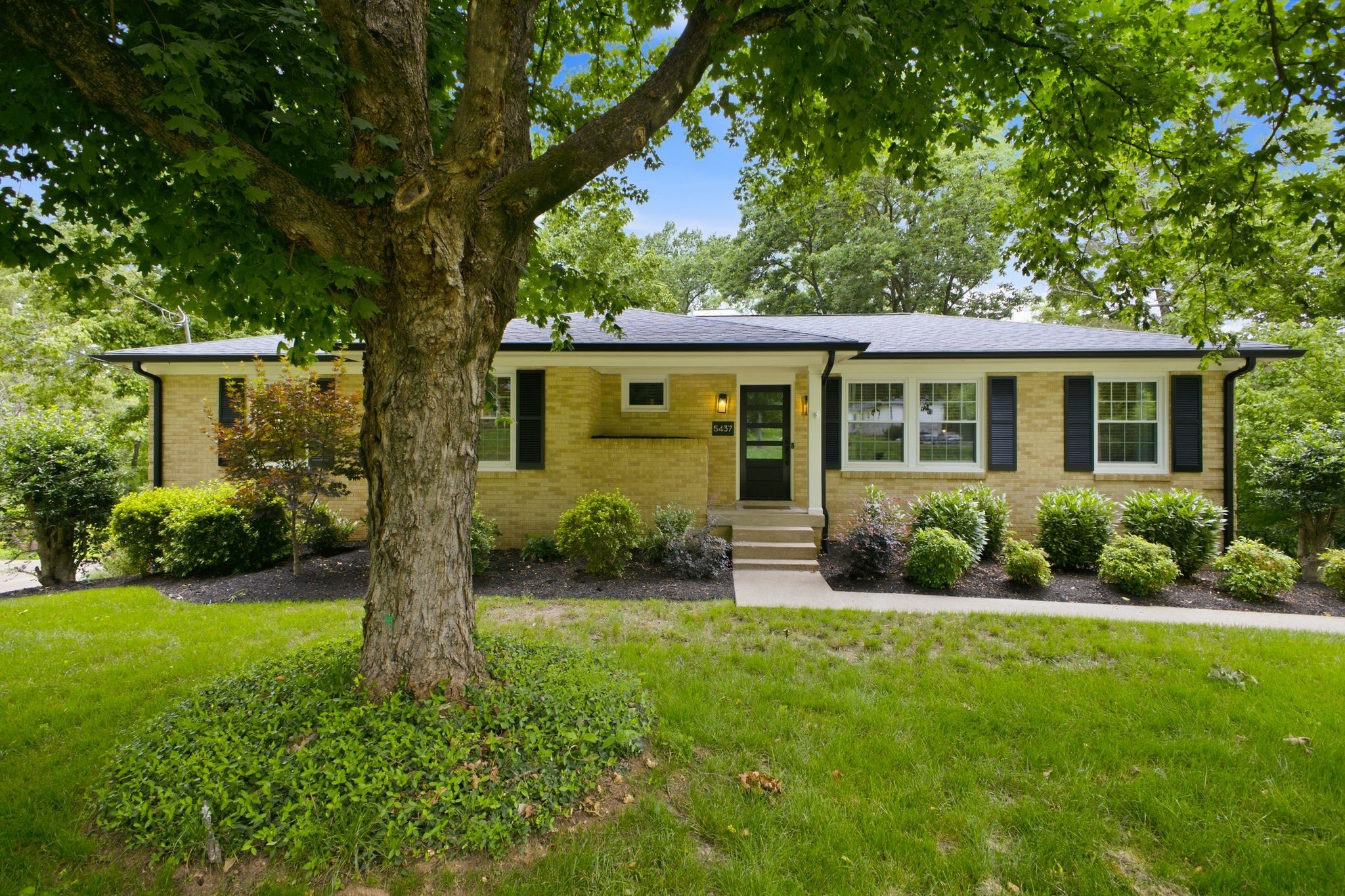 5437 Hill Road Cir Property Photo 1