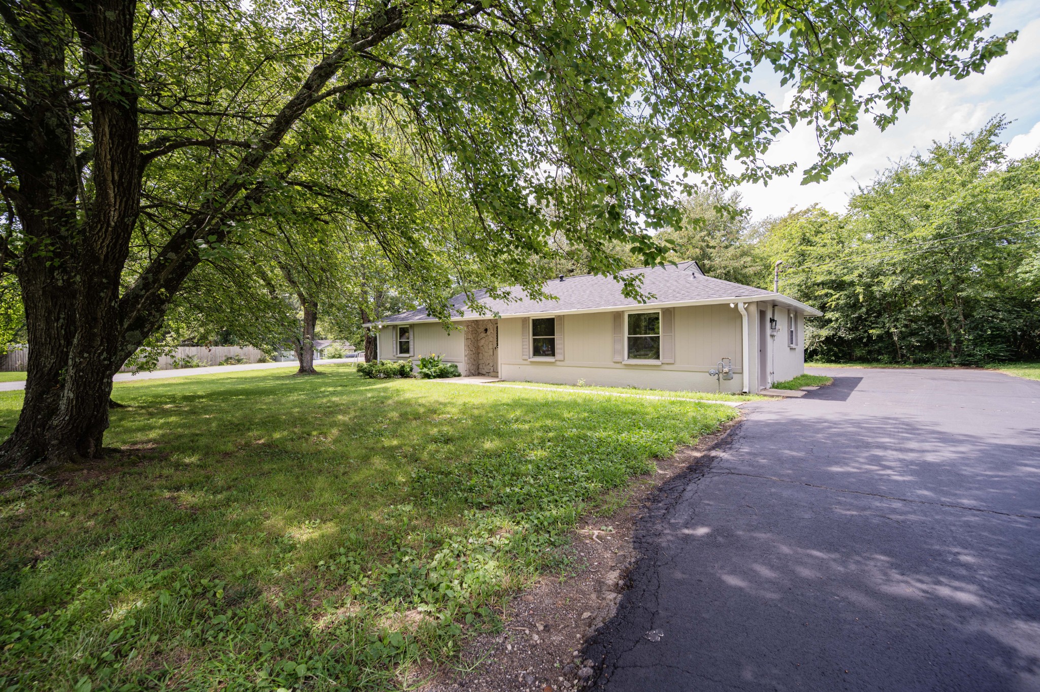 315 Pioneer Dr