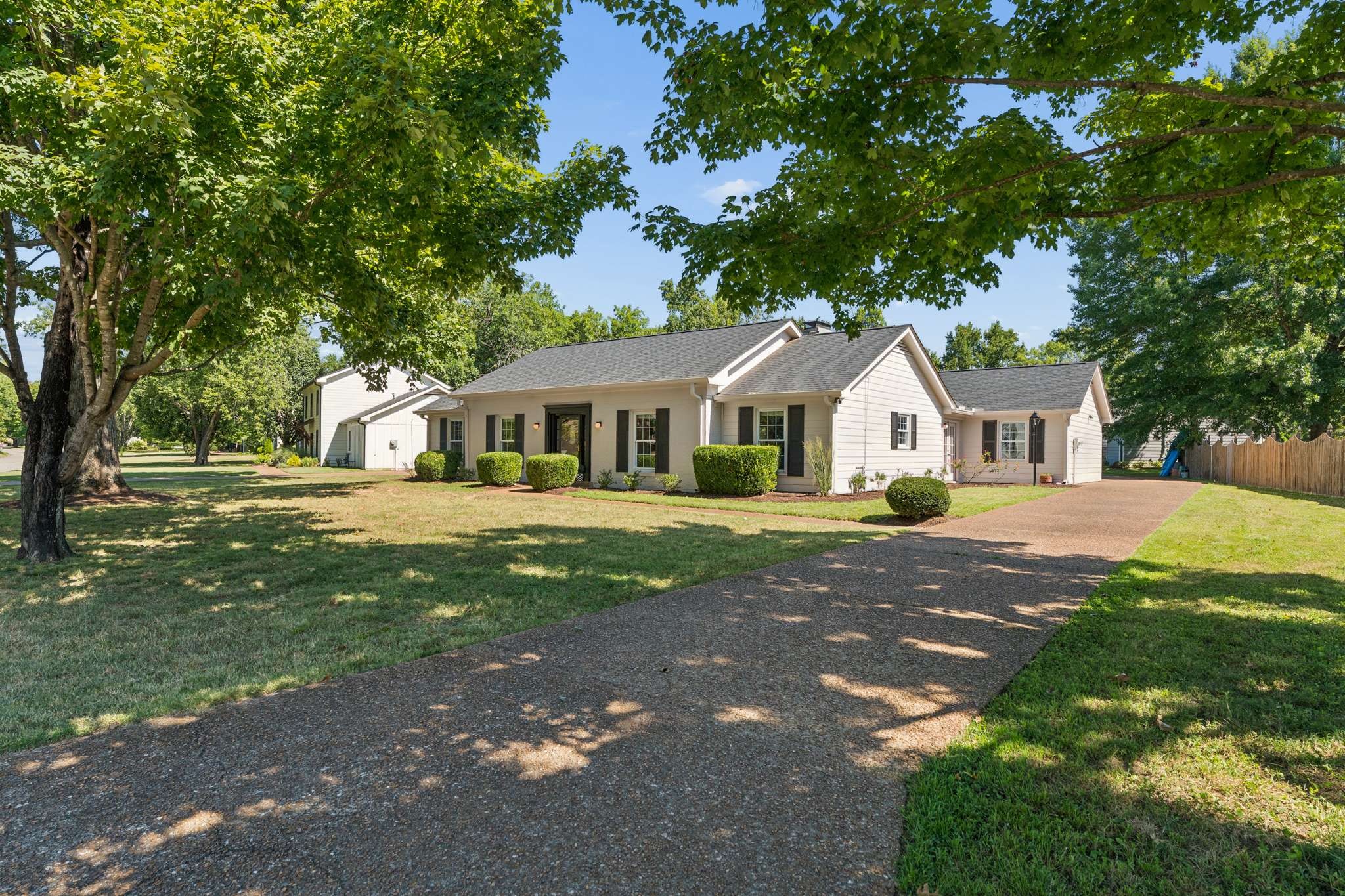 1006 Boxwood Dr Property Photo 1