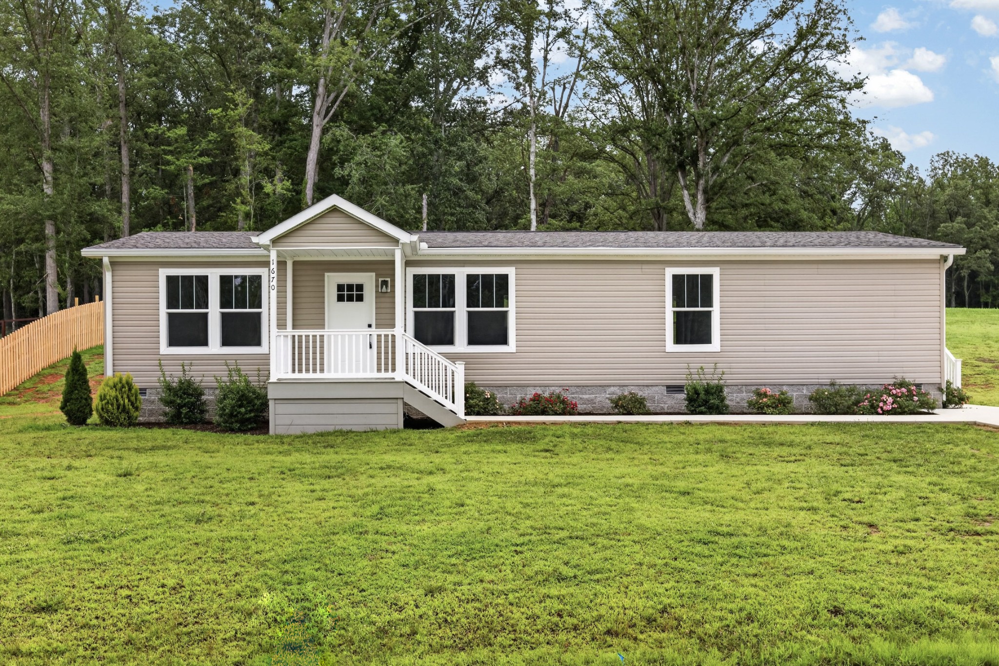 1670 Anna Maria Ln Property Photo 1