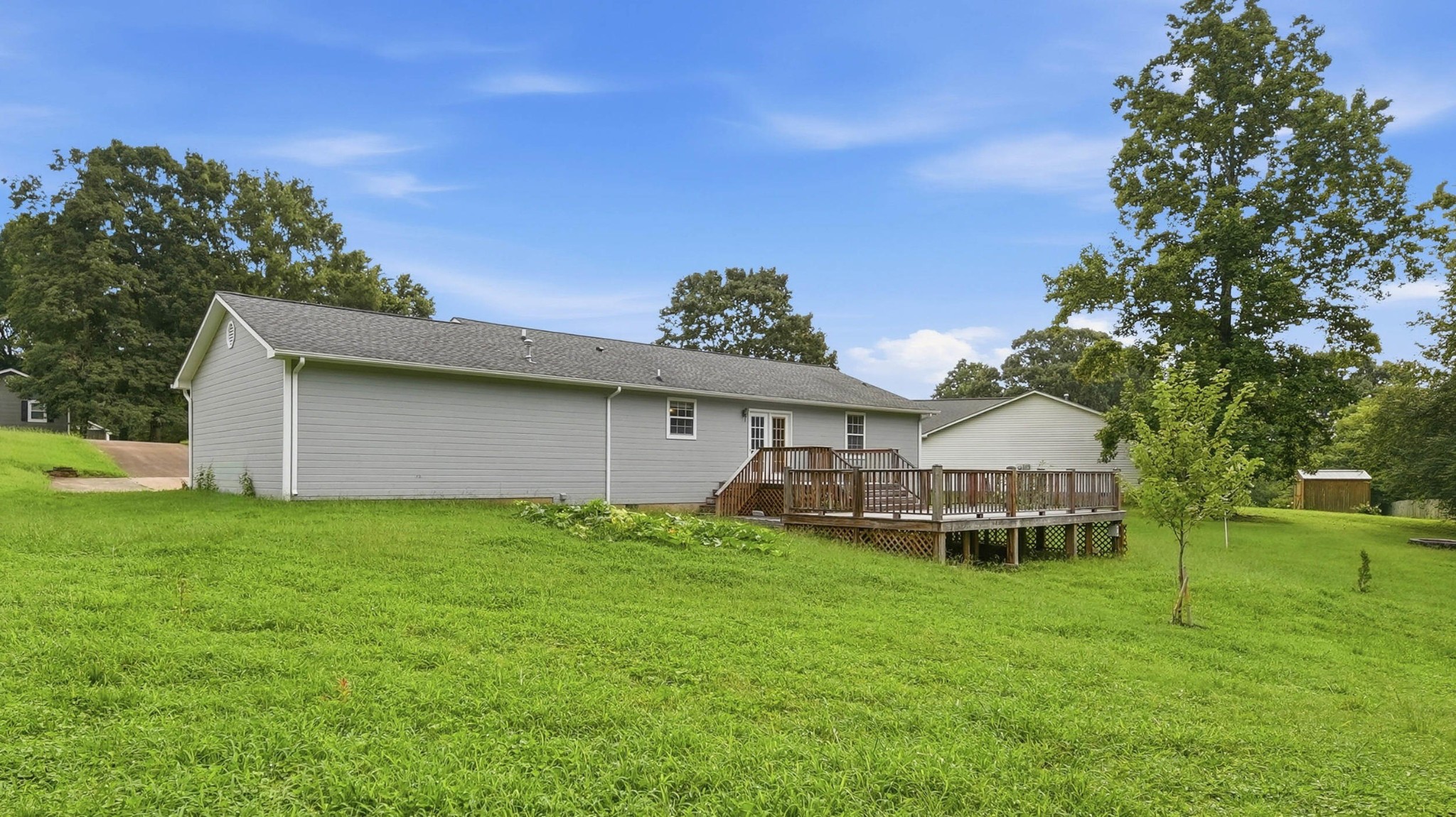 438 Fallen Leaf Drive Property Photo 18