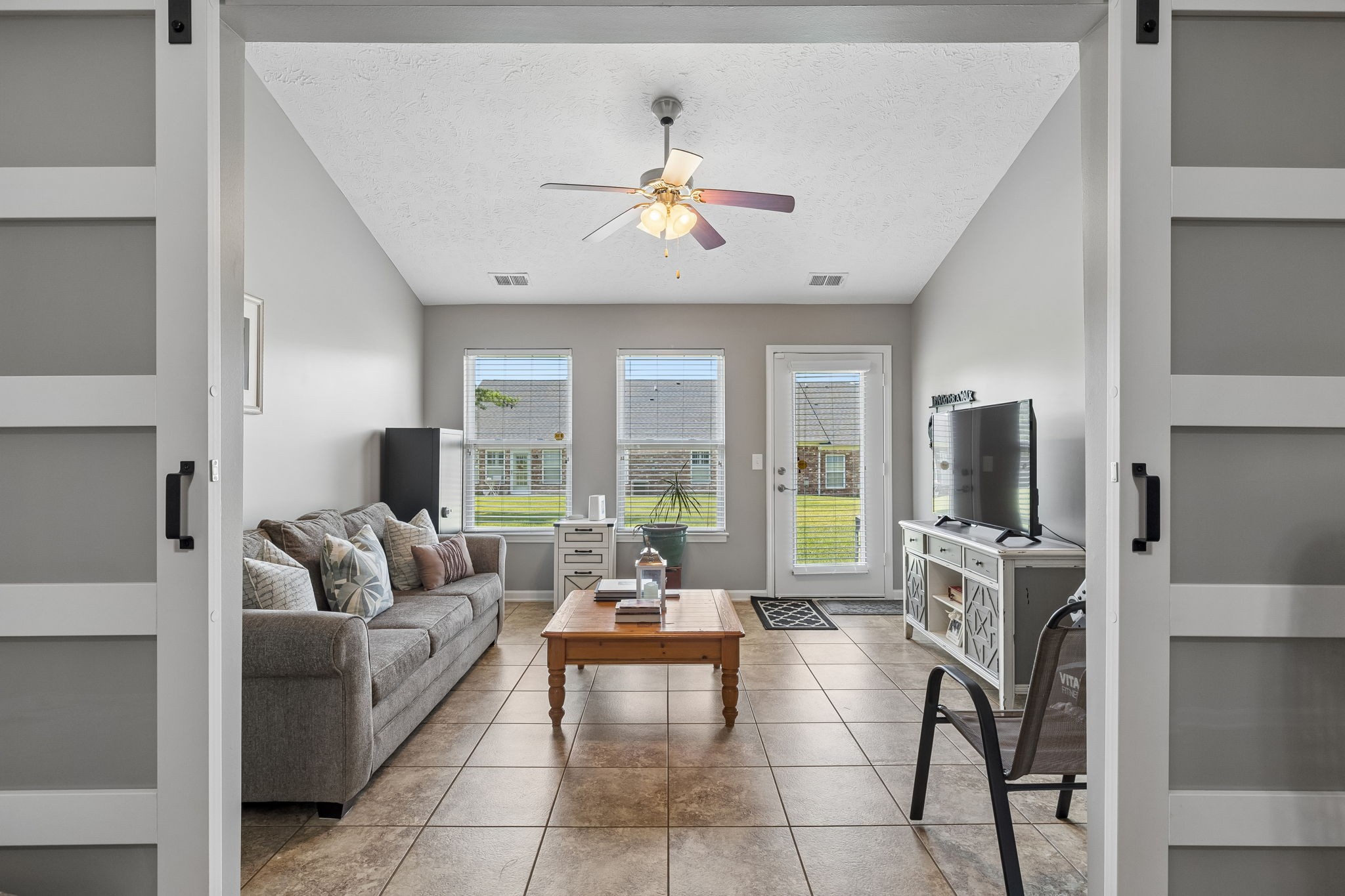 395 Devon Chase Hl Property Photo 12