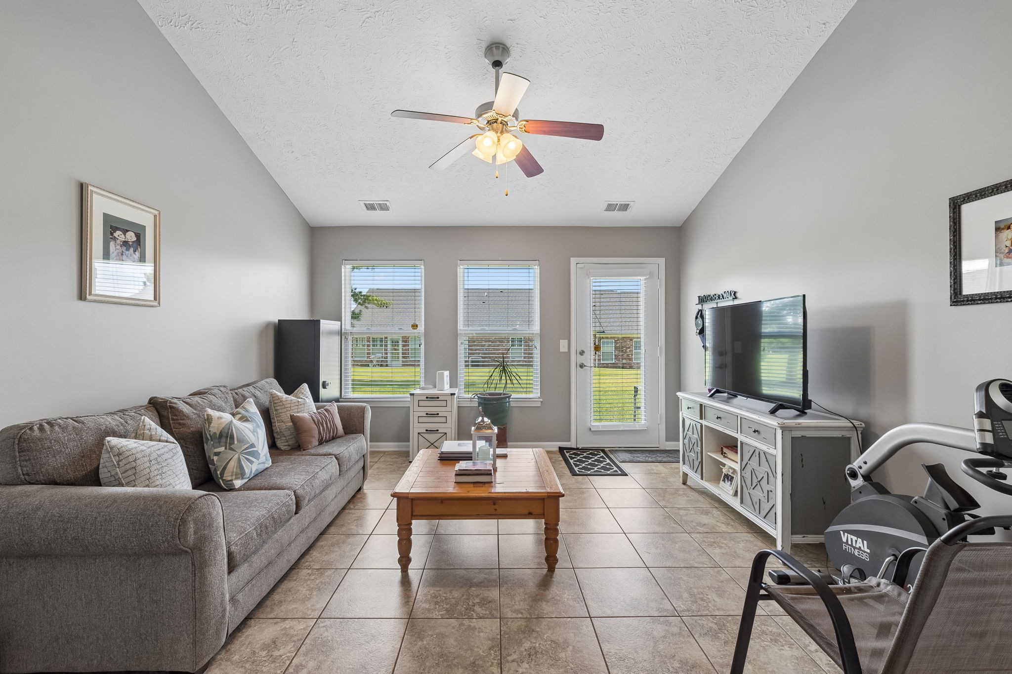 395 Devon Chase Hl Property Photo 13