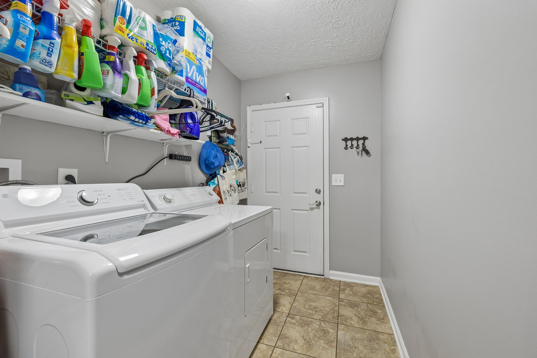 395 Devon Chase Hl Property Photo 26