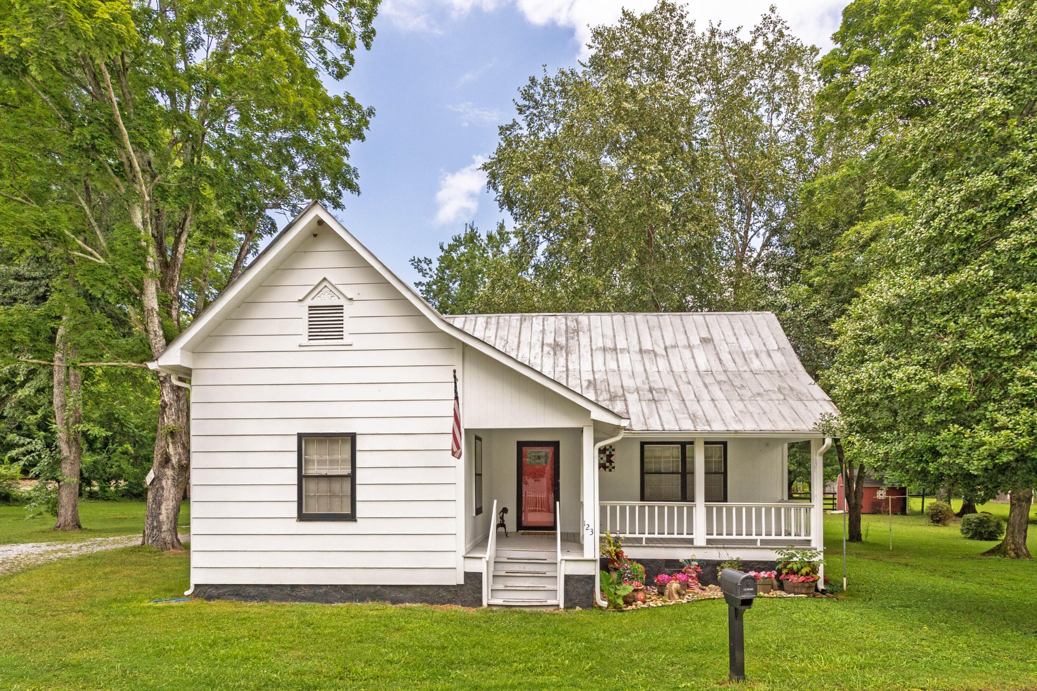123 Leggett Road Property Photo 1