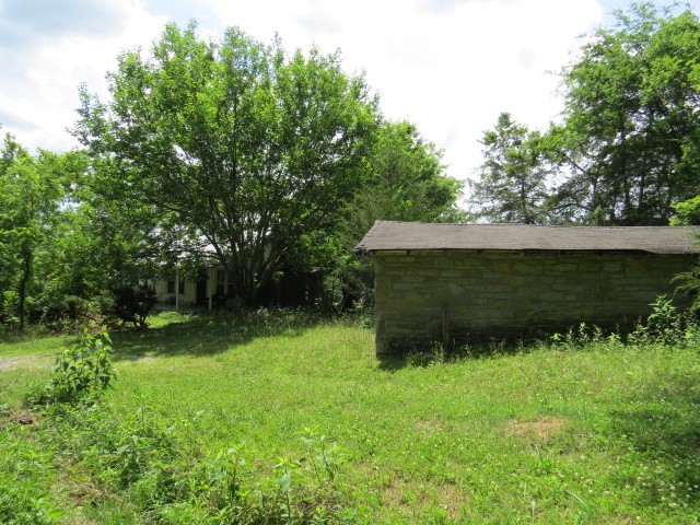 200 Hardy Rd Property Photo 5