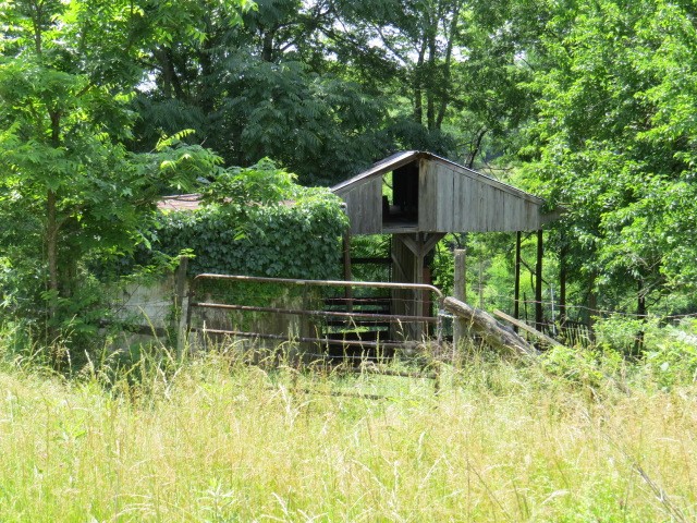 200 Hardy Rd Property Photo 7