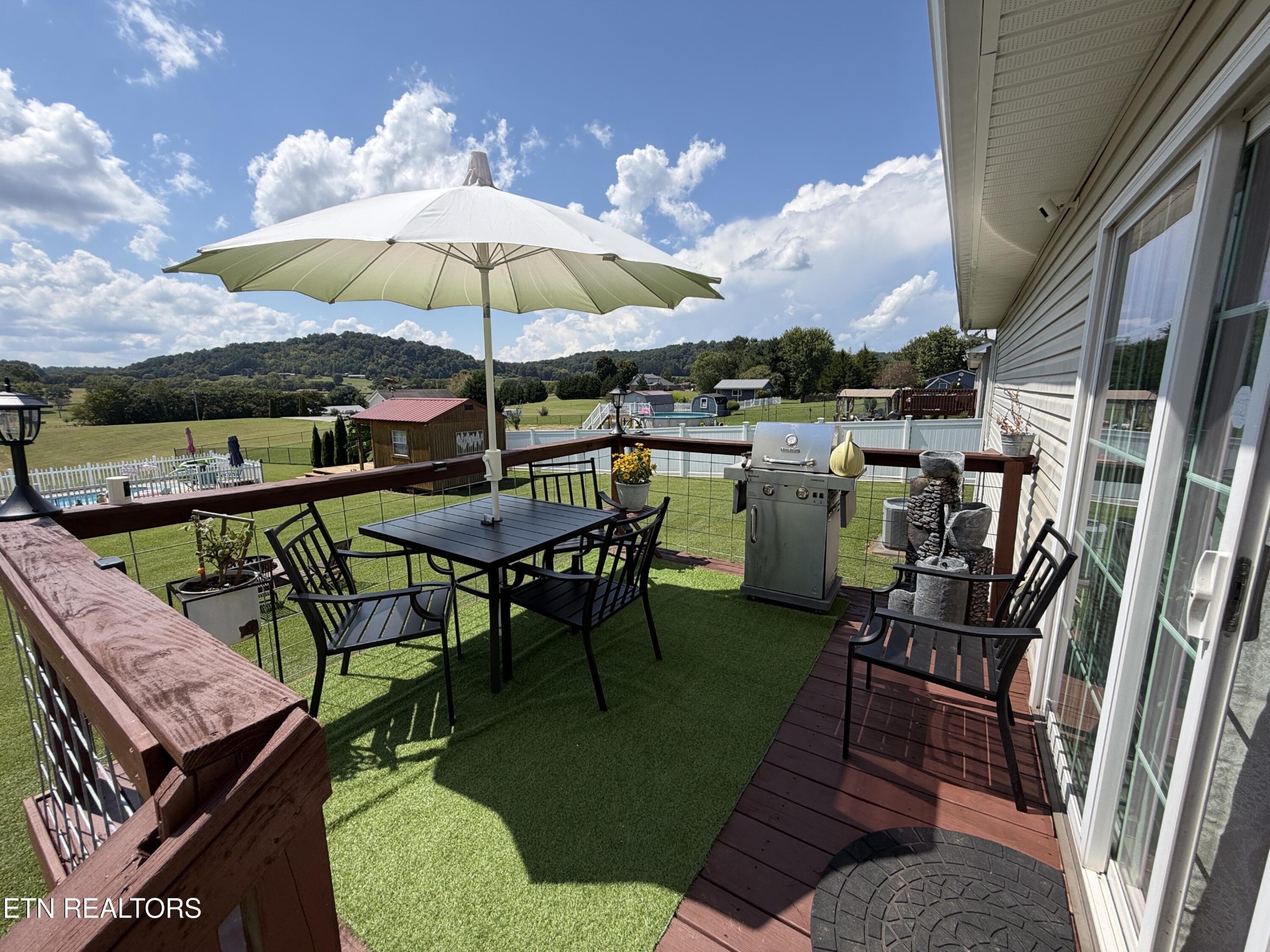 253 Ramblin Rd Property Photo 6
