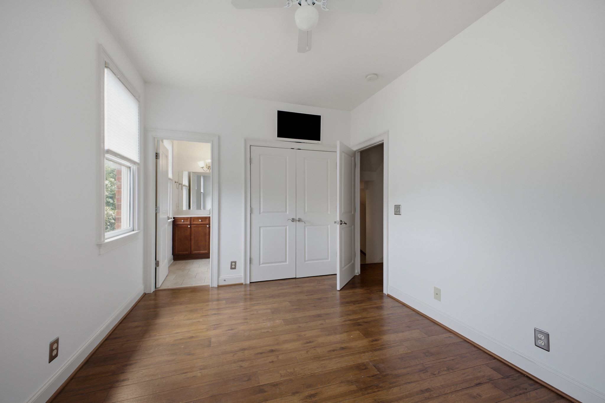 2418 Clare Park Dr Property Photo 23