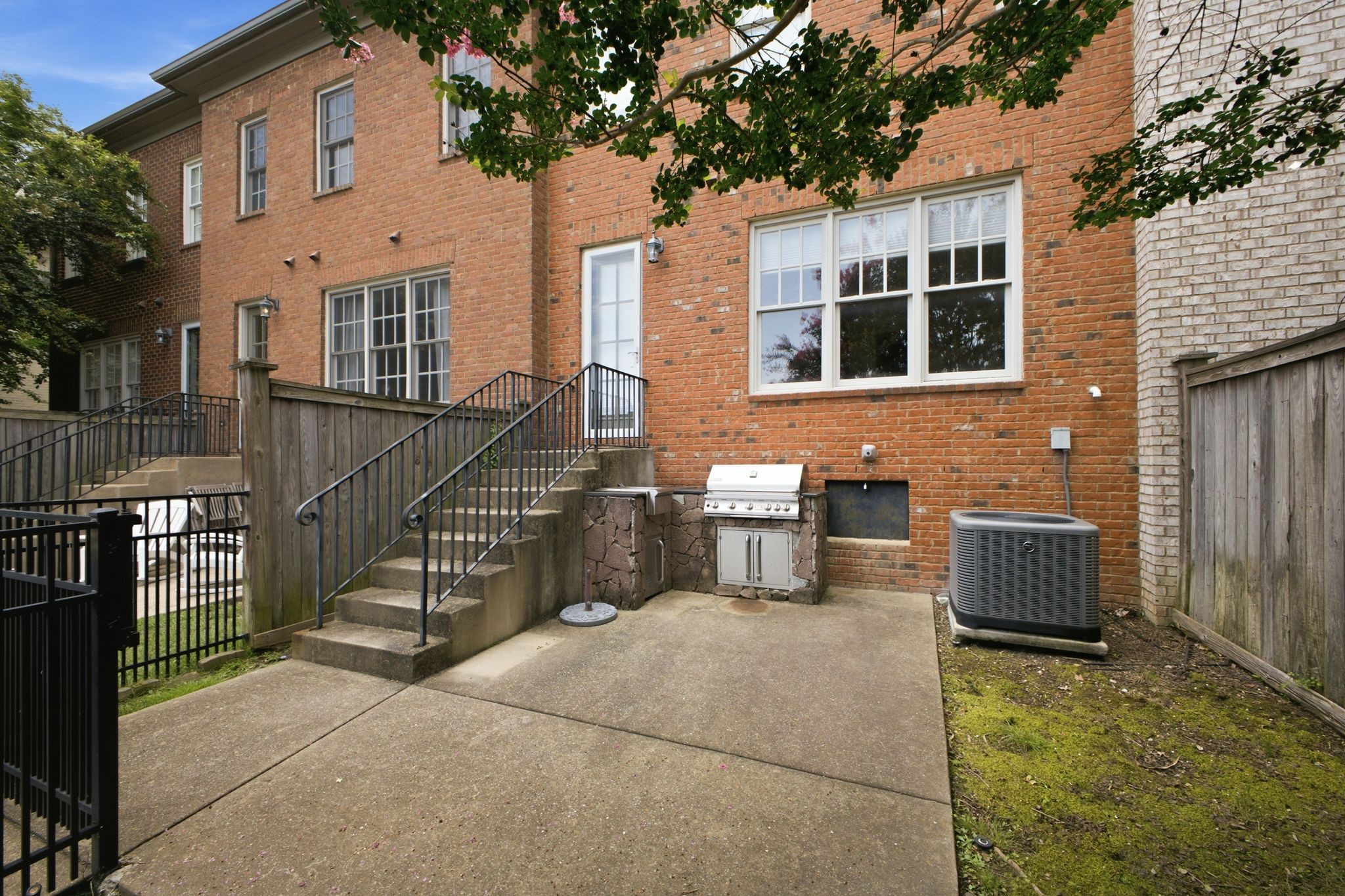 2418 Clare Park Dr Property Photo 26