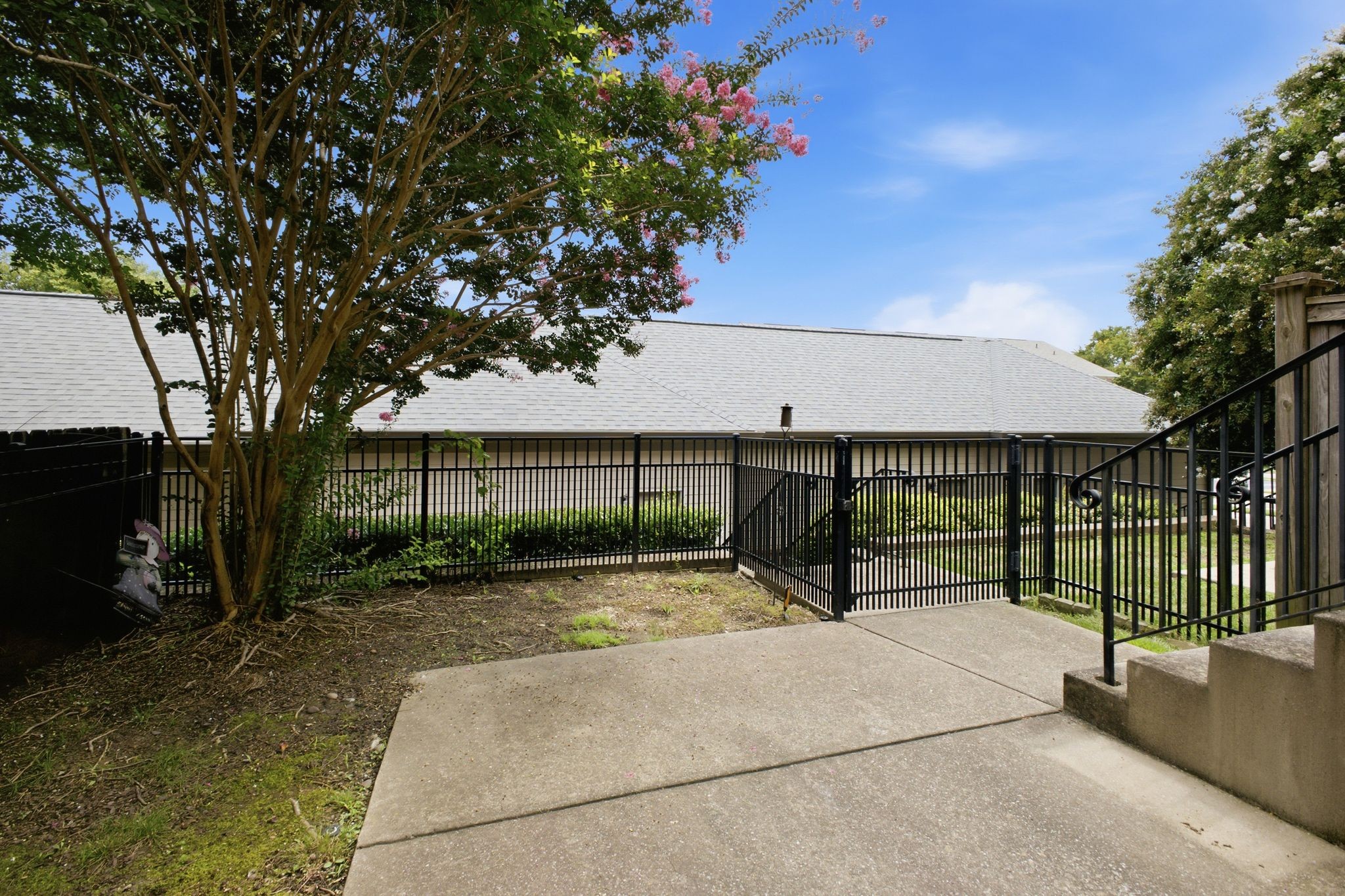2418 Clare Park Dr Property Photo 27