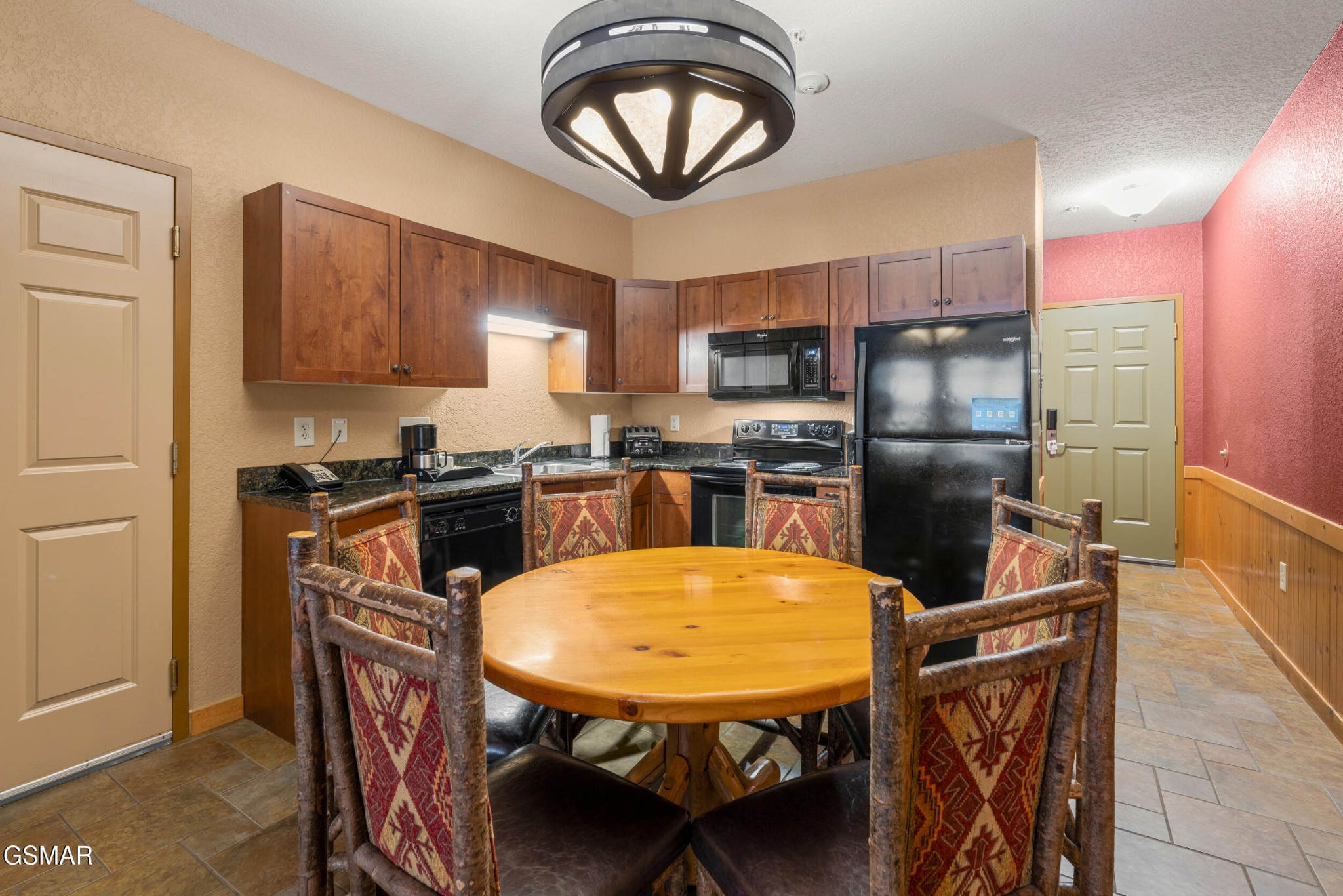 1425 Old Knoxville Highway Property Photo 4