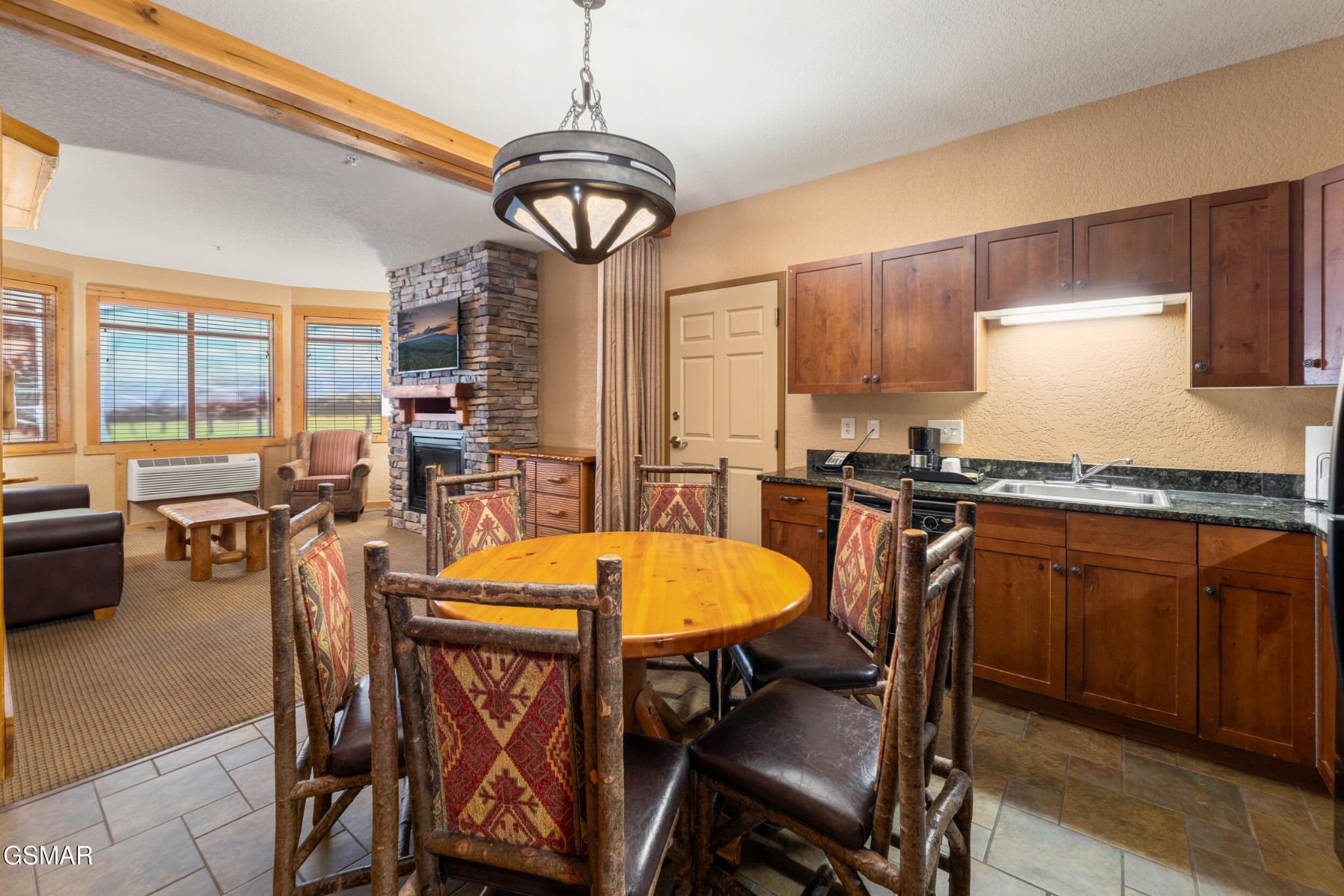 1425 Old Knoxville Highway Property Photo 7
