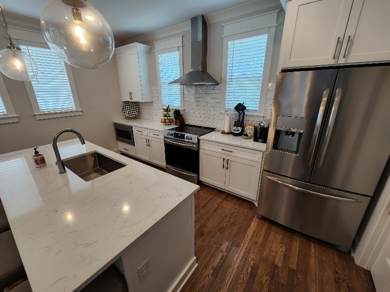 530 Edwin St Property Photo 4