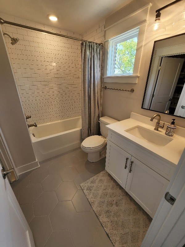 530 Edwin St Property Photo 21