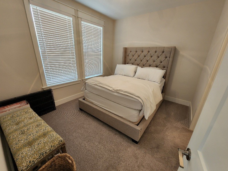530 Edwin St Property Photo 24