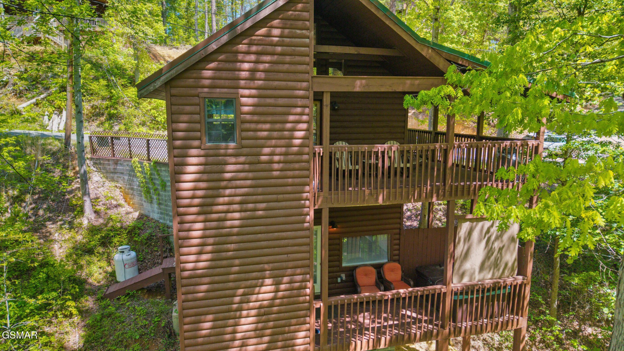 1607 S Mountain View Road Property Photo 2
