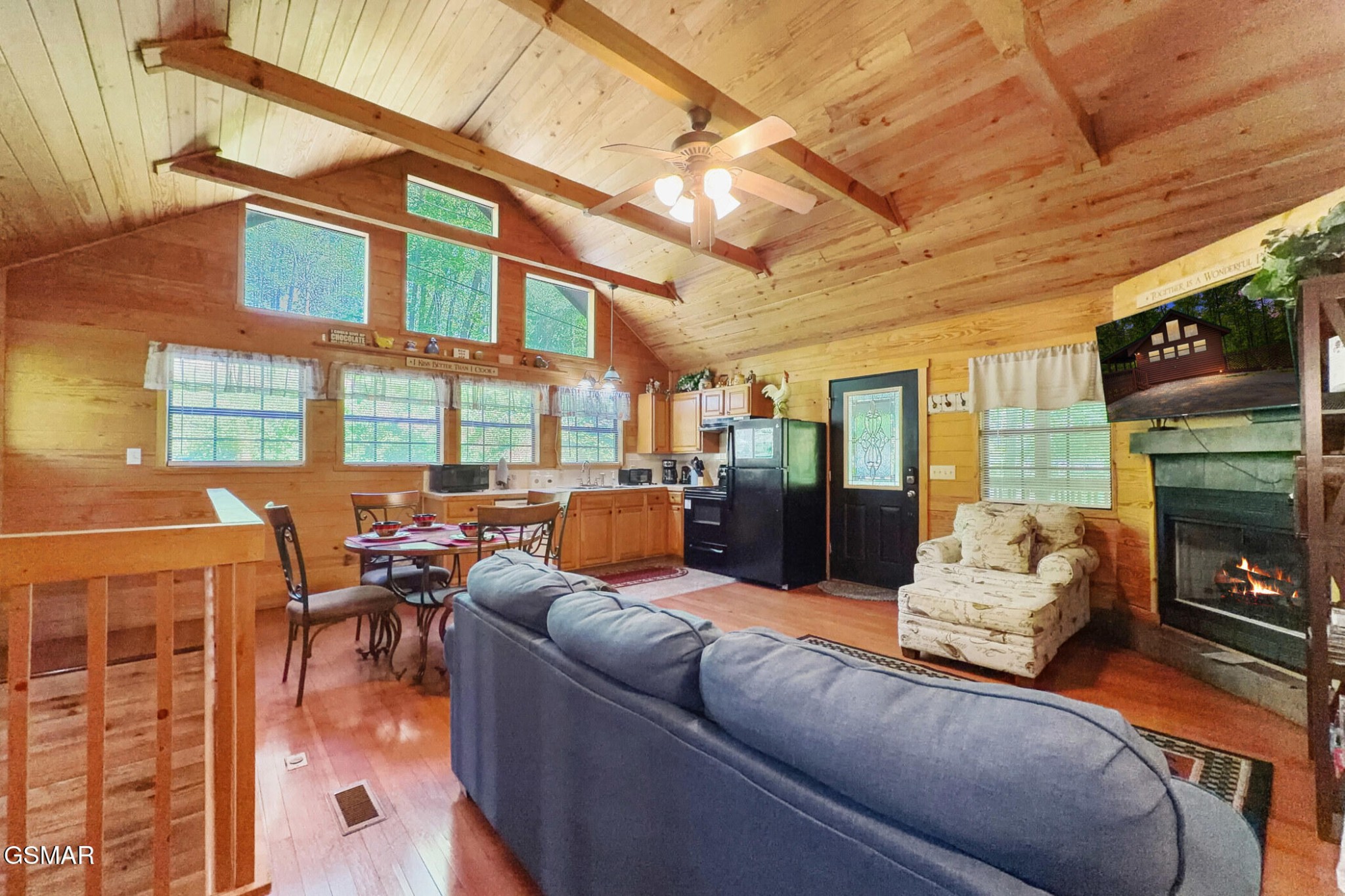 1607 S Mountain View Road Property Photo 8